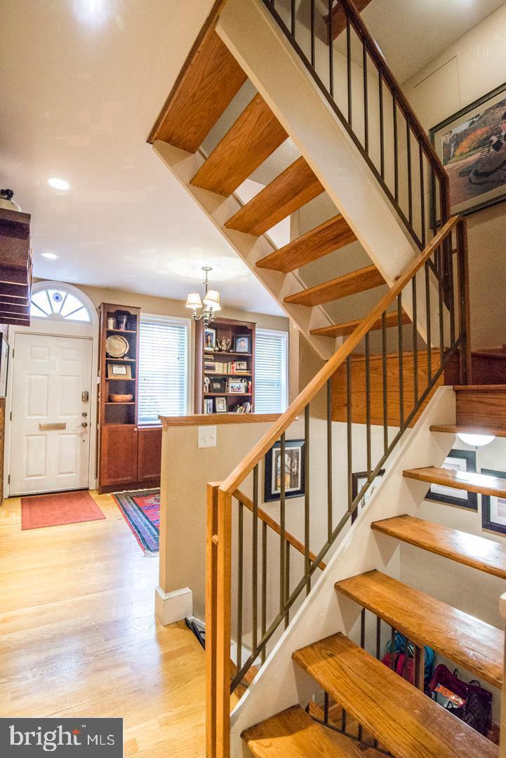 HAWTHORNE - Residential Lease