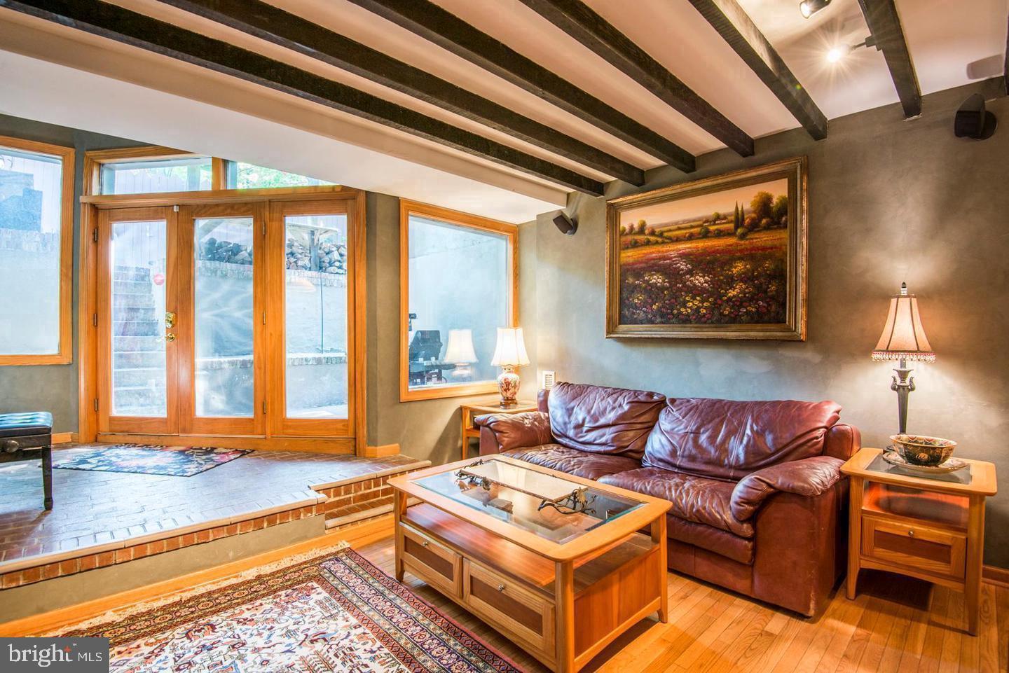 HAWTHORNE - Residential Lease