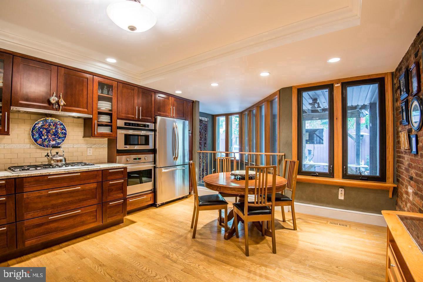 HAWTHORNE - Residential Lease