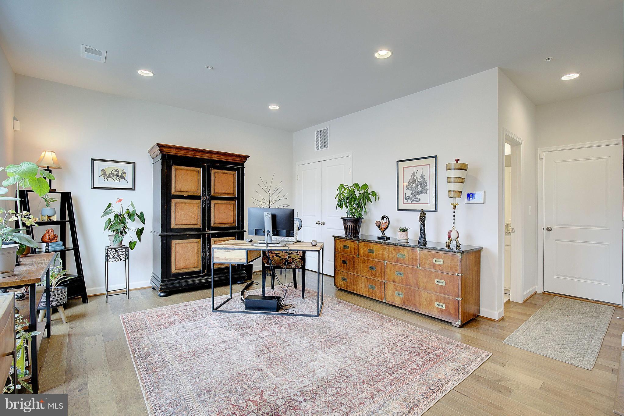 622 HALSEY WAY