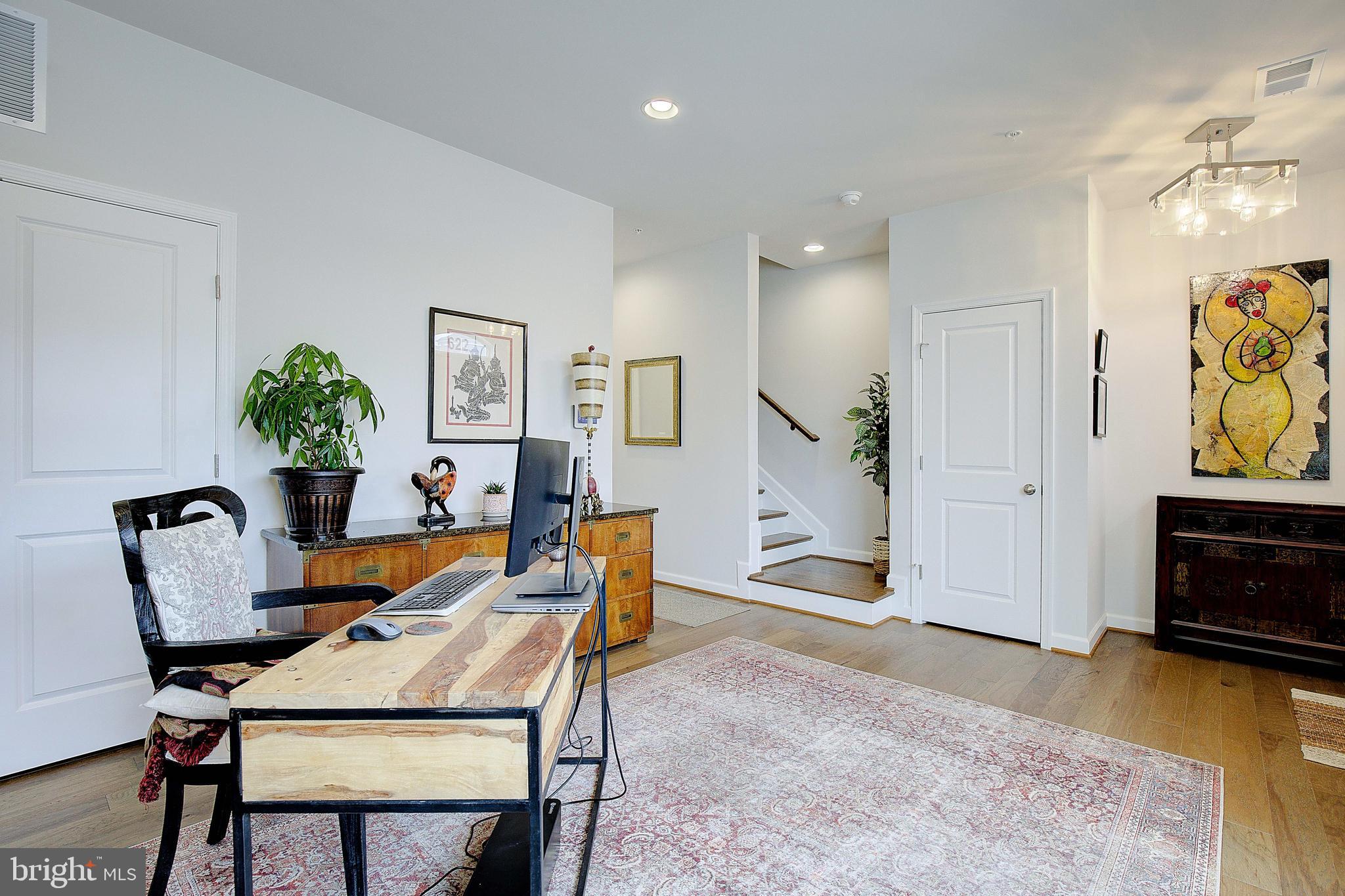 622 HALSEY WAY