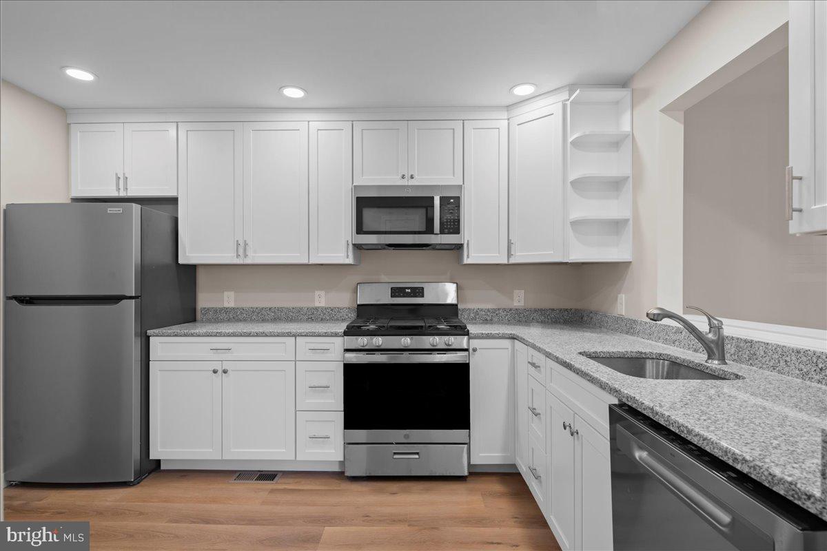 Amazing 1 bedroom and bath unit in Doylestwon Boro. This brand new never lived in 1st floor apartment offers an open floor plan, plenty of natural light, luxury plank flooring, kitchen with stainless steel appliances, granite counter tops, plenty of storage, on site laundry, and a generously sized bedroom and bath. This unit offers offstreet parking and is close to all the Boro has to offer.