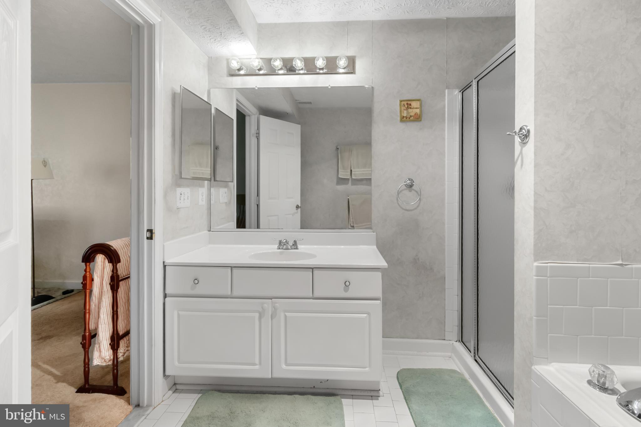 ADMIRAL REACH AT HARBOUR GATES - Residential