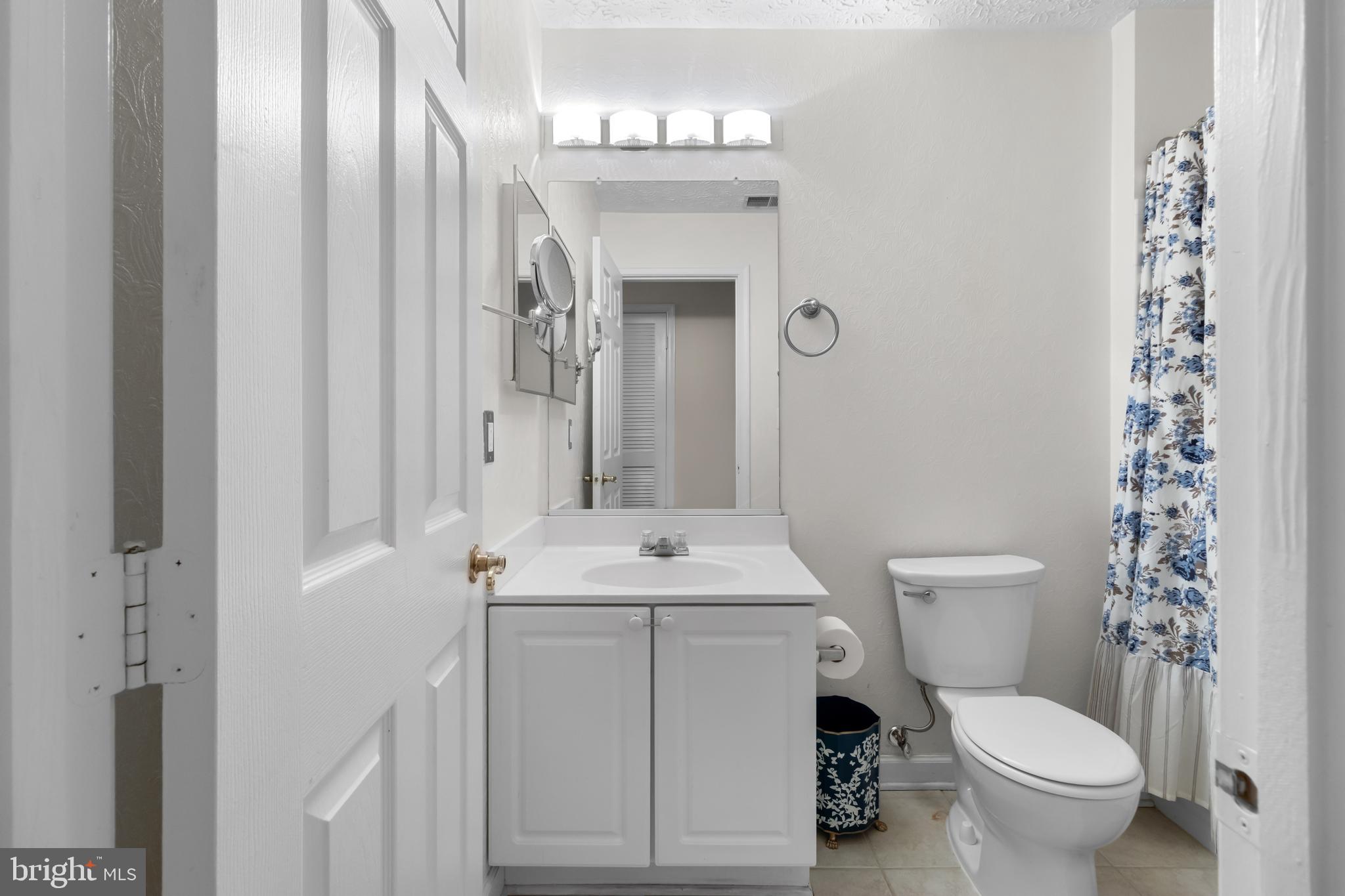 ADMIRAL REACH AT HARBOUR GATES - Residential