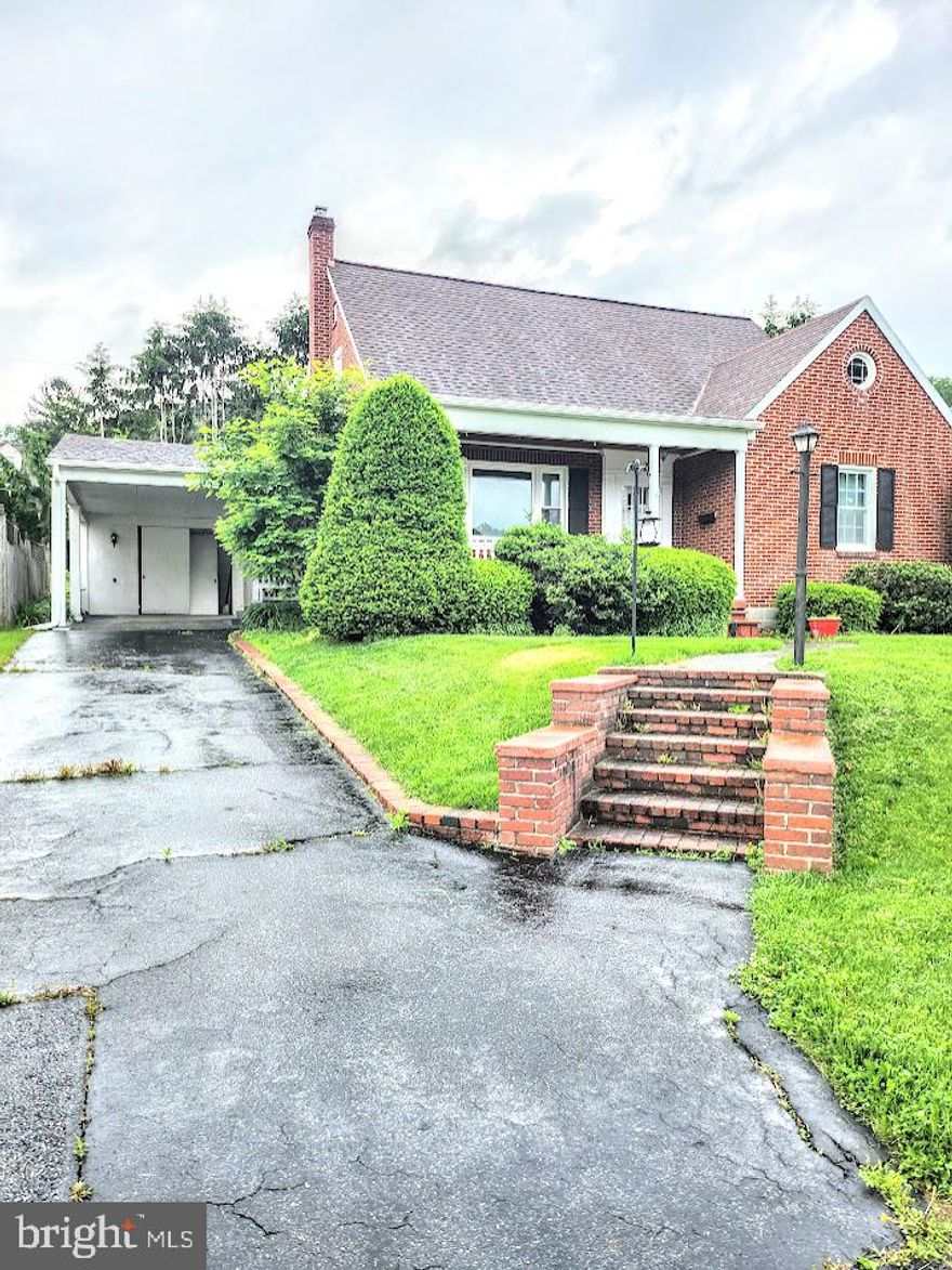 Charming brick Cape Cod full of character and potential, located on a quiet street in the desirable Barclay area. This 4-bedroom, 2-bath home offers an open floor plan, an updated kitchen, and well-maintained hardwood floors throughout the main level. All appliances are included for your convenience.

Upstairs features built-in storage that makes excellent use of space, along with a cedar closet that adds a nice touch. While some areas may benefit from fresh paint and personal updates, this home is clean, solid, and ready for your finishing touches.

With great curb appeal, a fantastic location just minutes from town, and so much charm, this home is ready for you to make it your own!