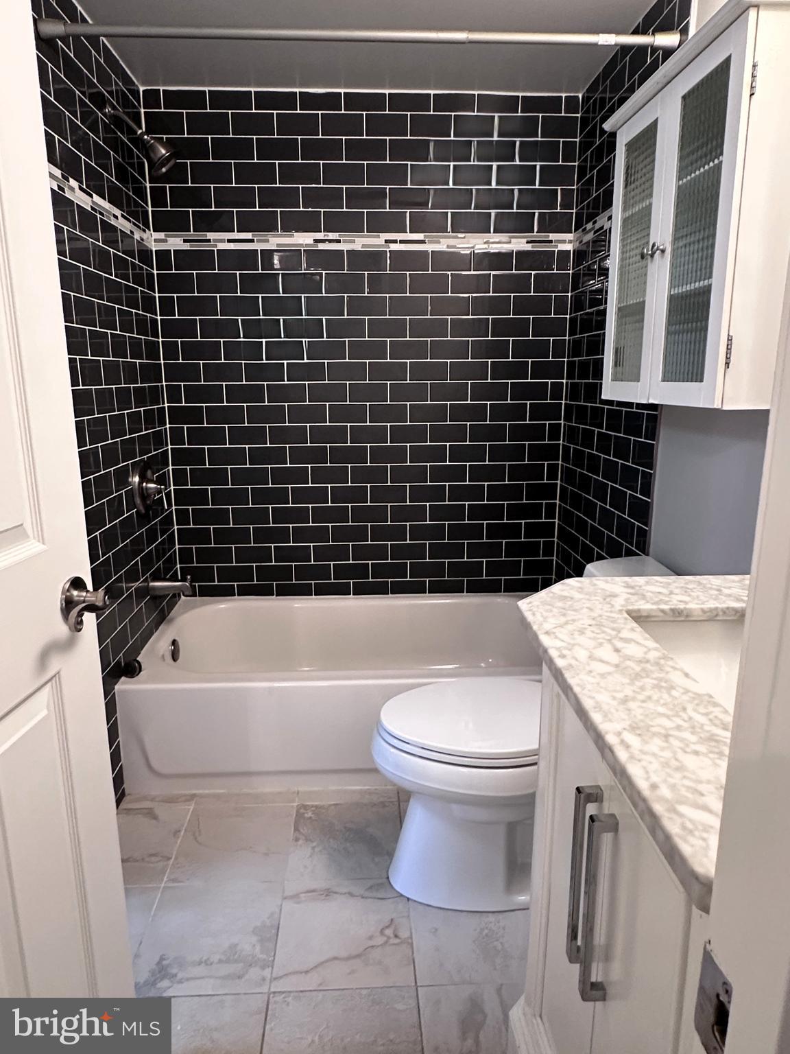 THE CHRISTOPHER - Residential Lease