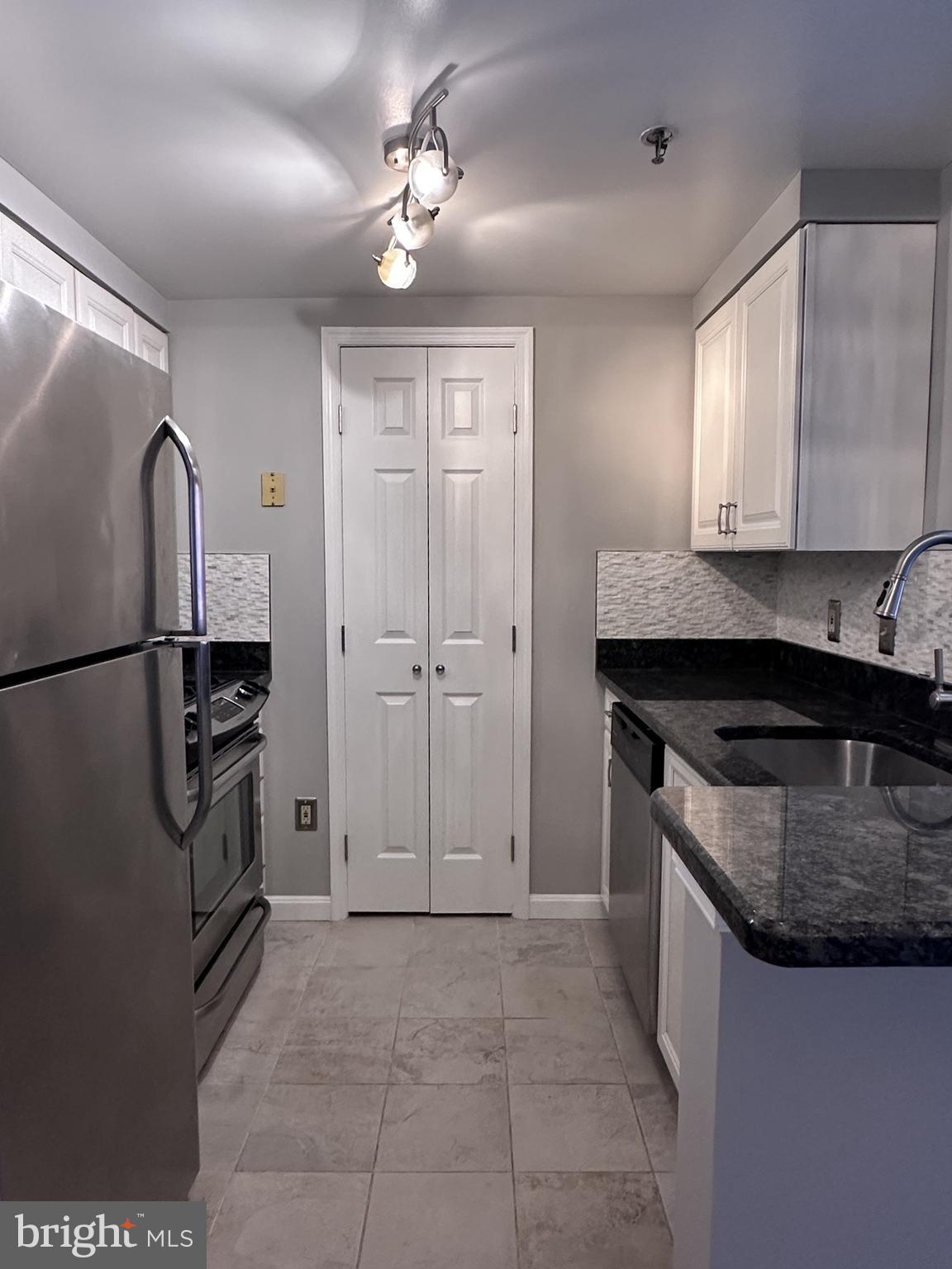 THE CHRISTOPHER - Residential Lease