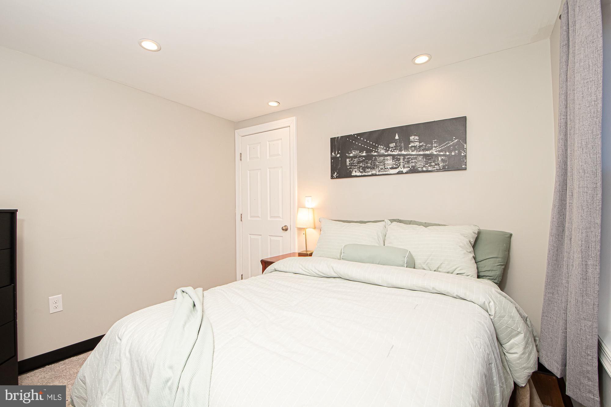 COLLEGE HEIGHTS - Residential