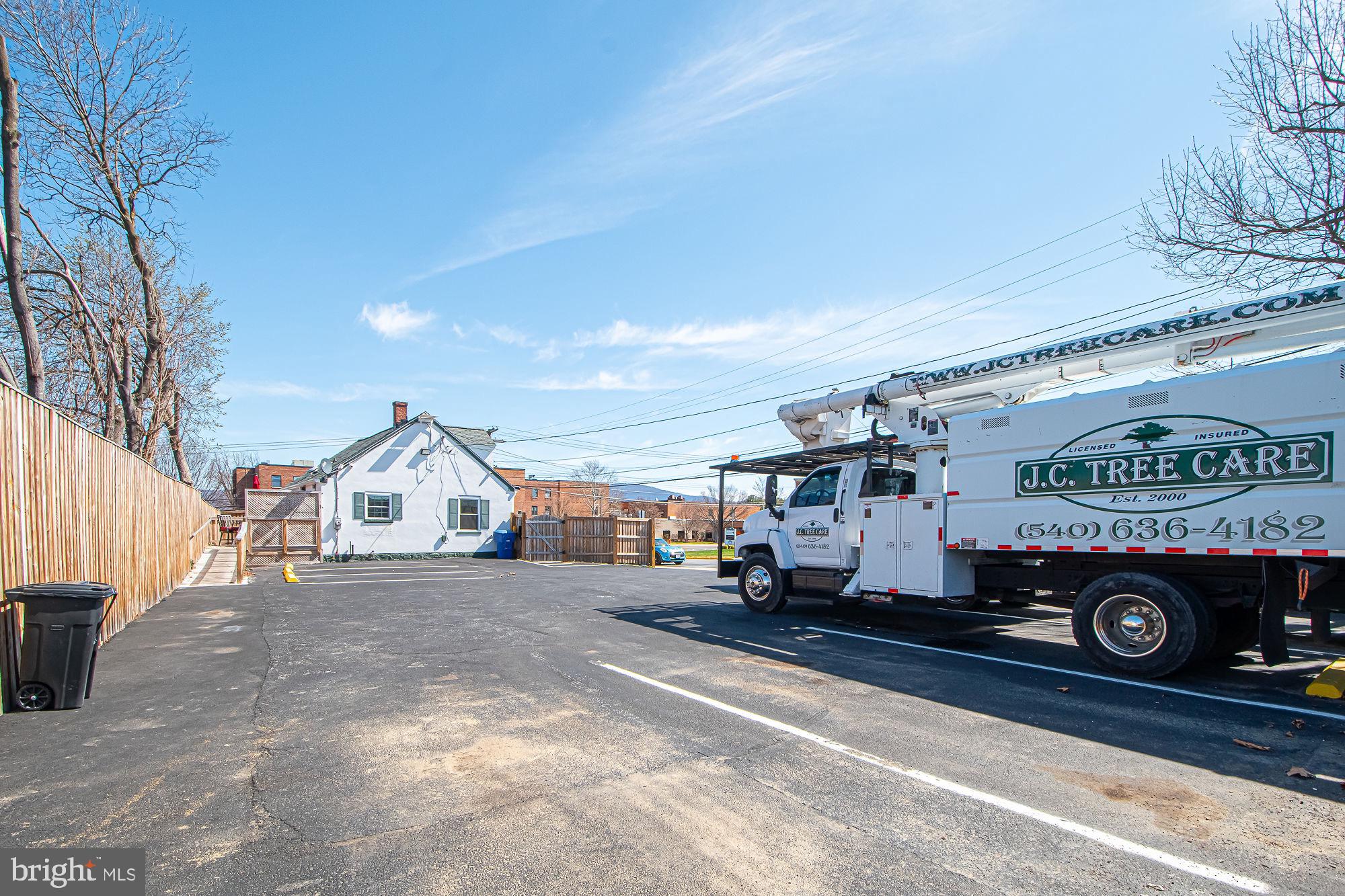 COLLEGE HEIGHTS - Residential