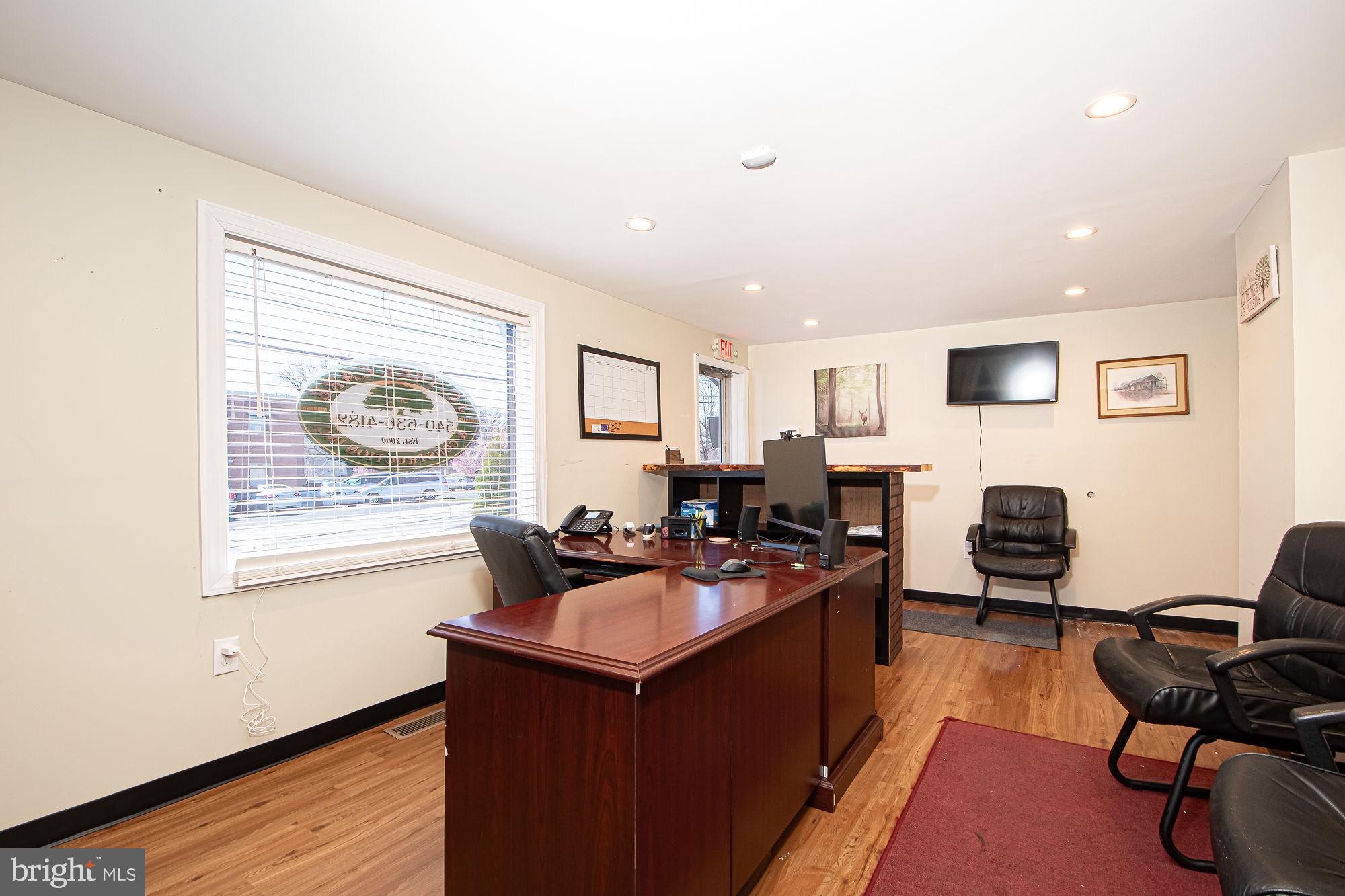 COLLEGE HEIGHTS - Residential