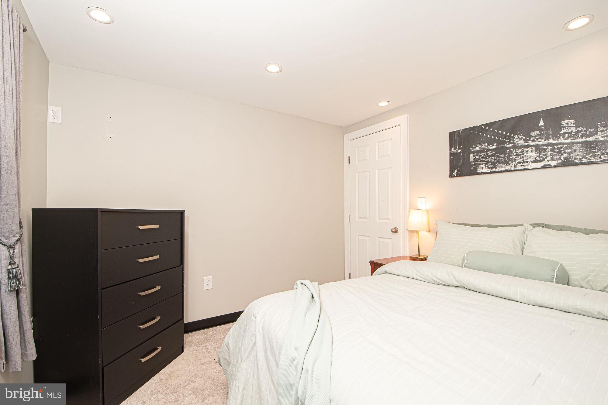 COLLEGE HEIGHTS - Residential