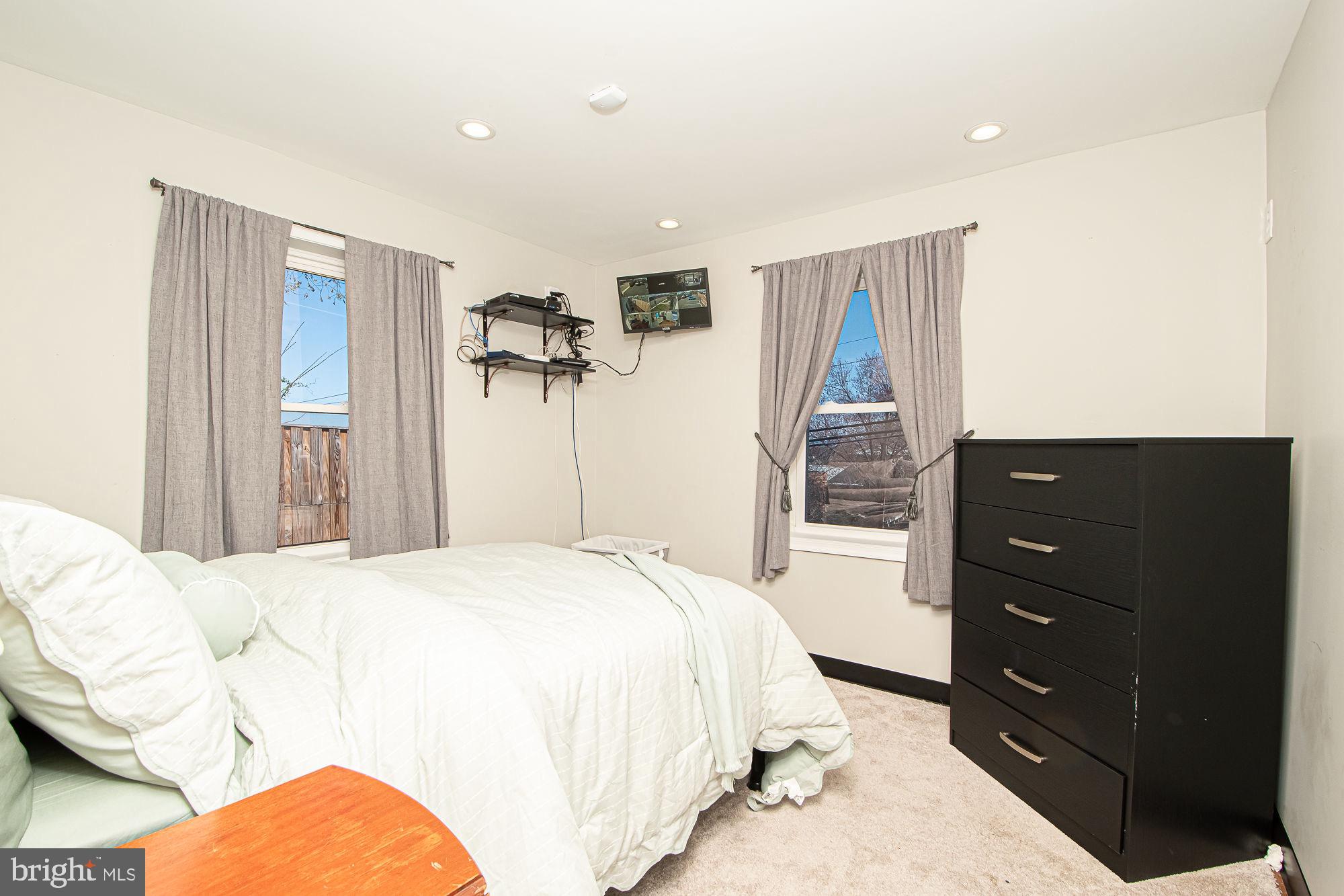 COLLEGE HEIGHTS - Residential