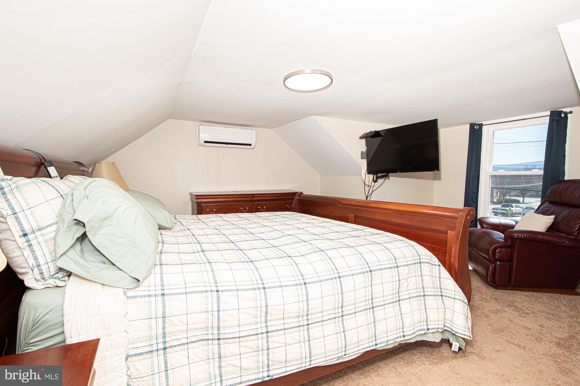 COLLEGE HEIGHTS - Residential