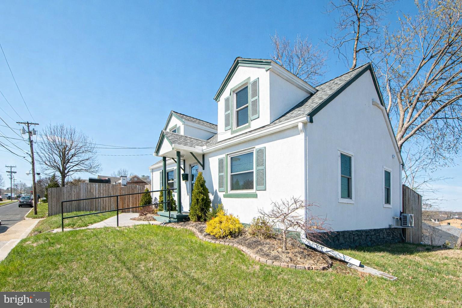 COLLEGE HEIGHTS - Residential