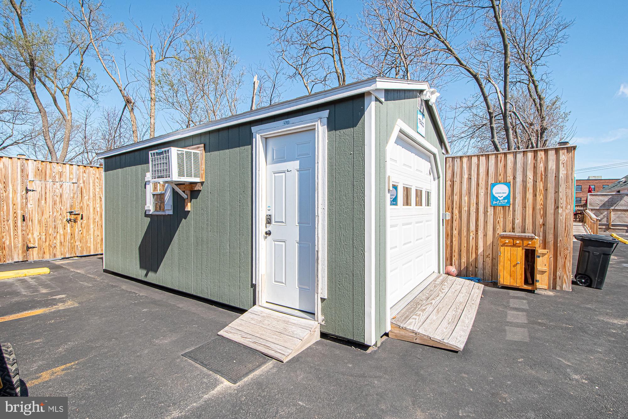 COLLEGE HEIGHTS - Residential