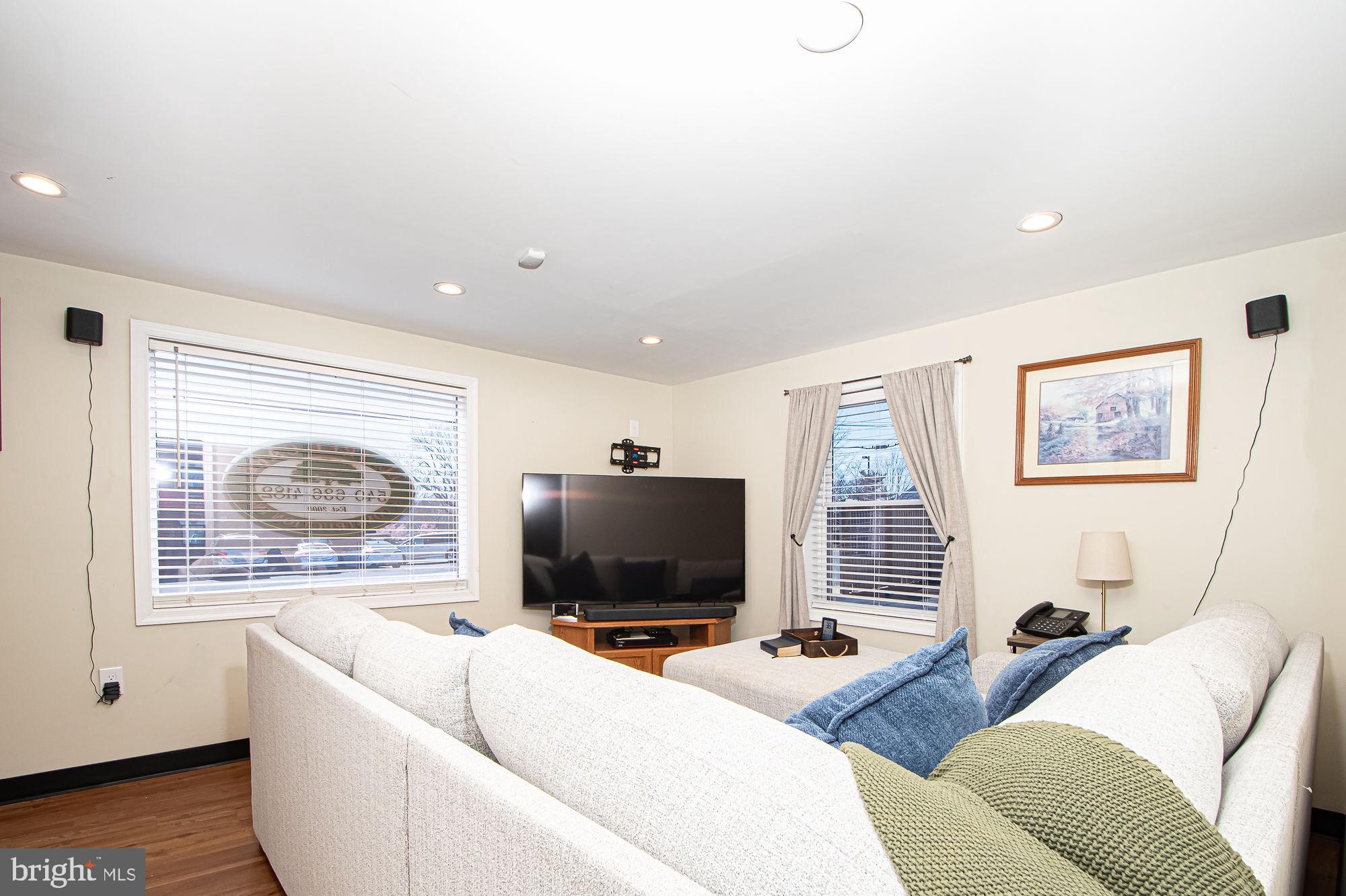 COLLEGE HEIGHTS - Residential