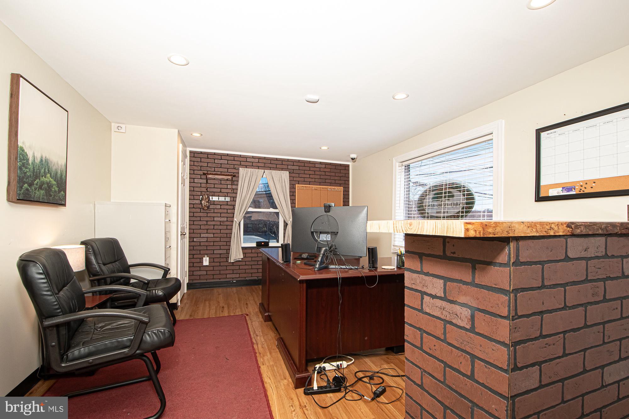 COLLEGE HEIGHTS - Residential