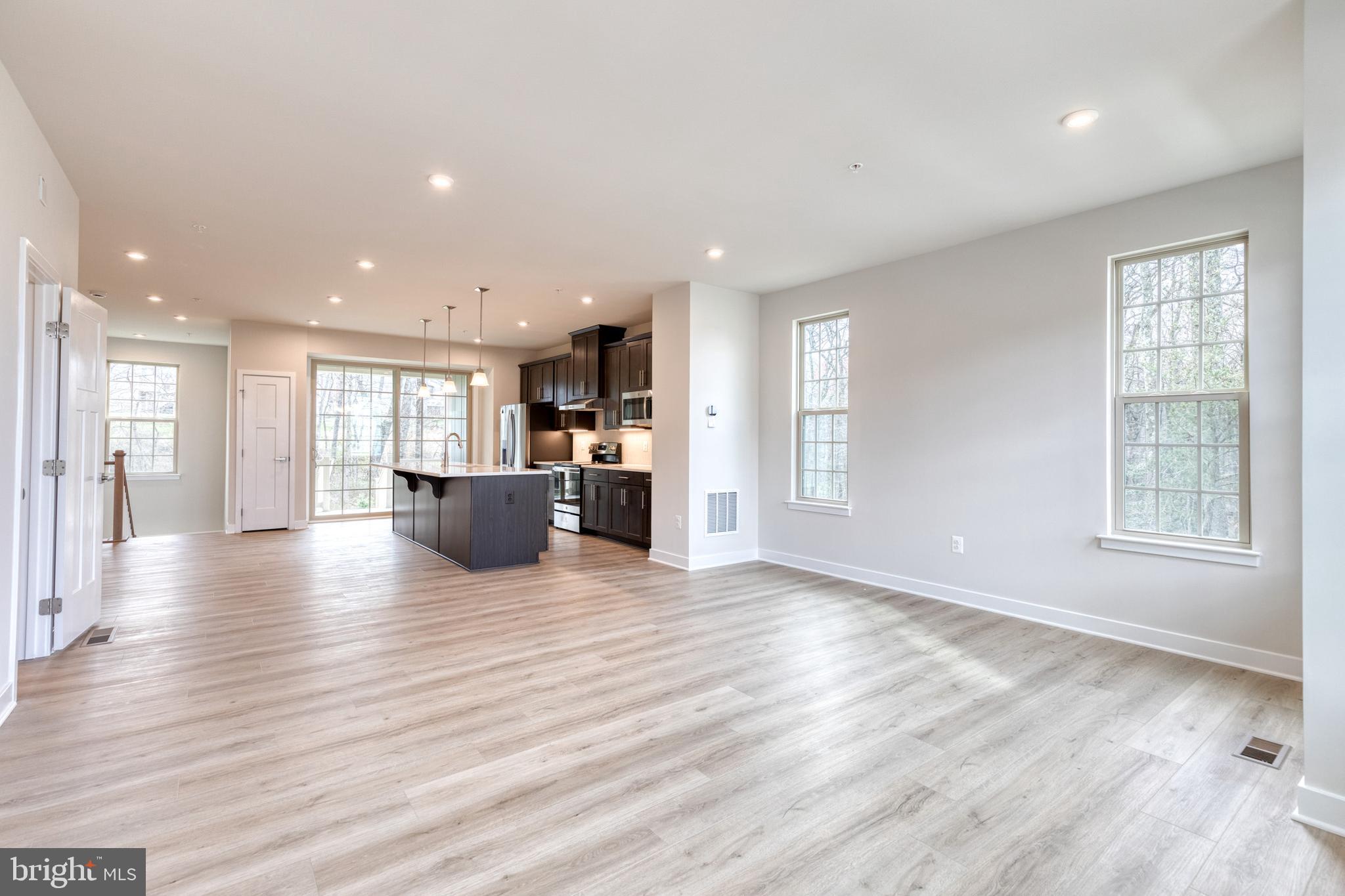 PARKSIDE - Residential Lease