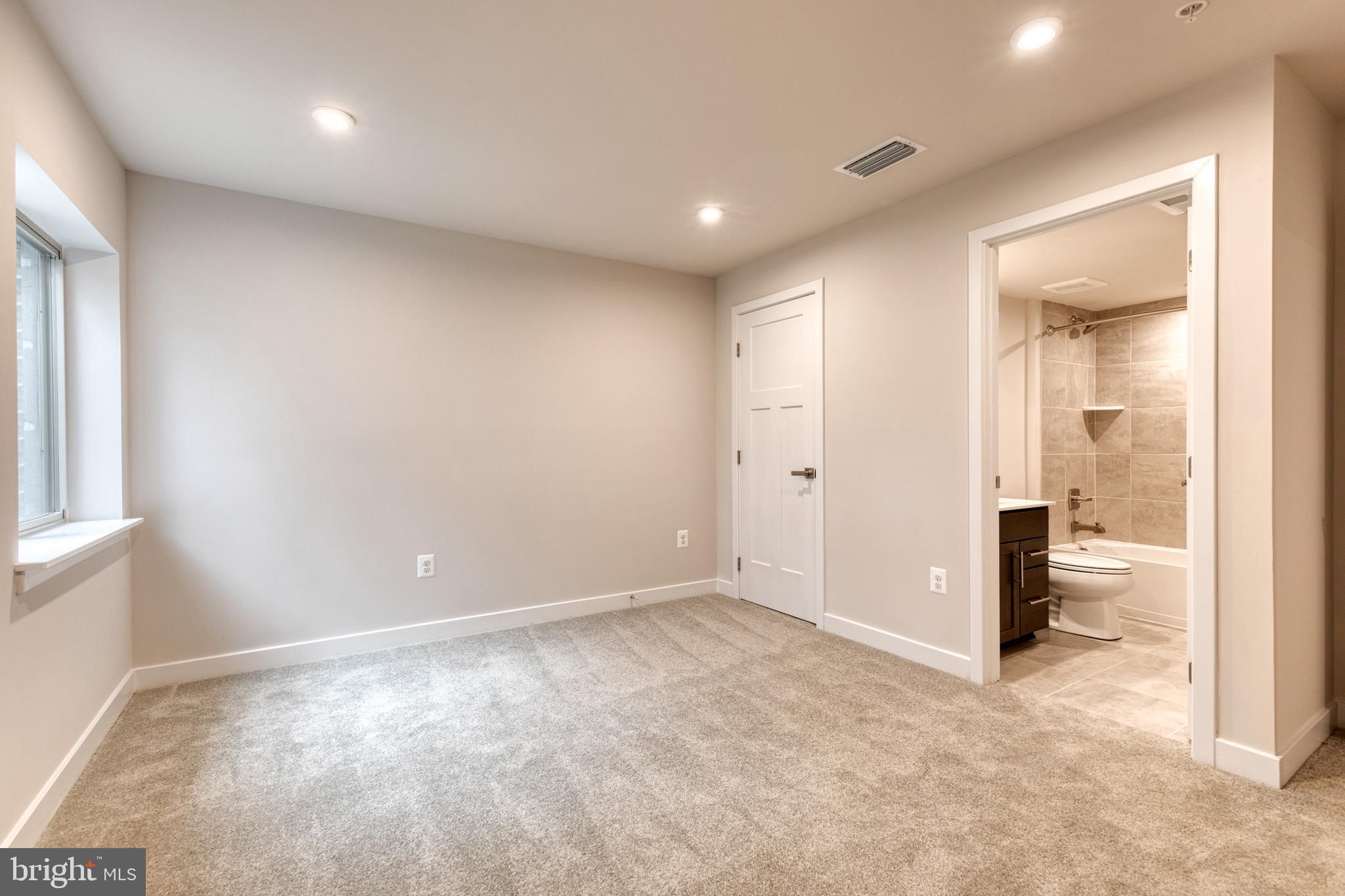 PARKSIDE - Residential Lease