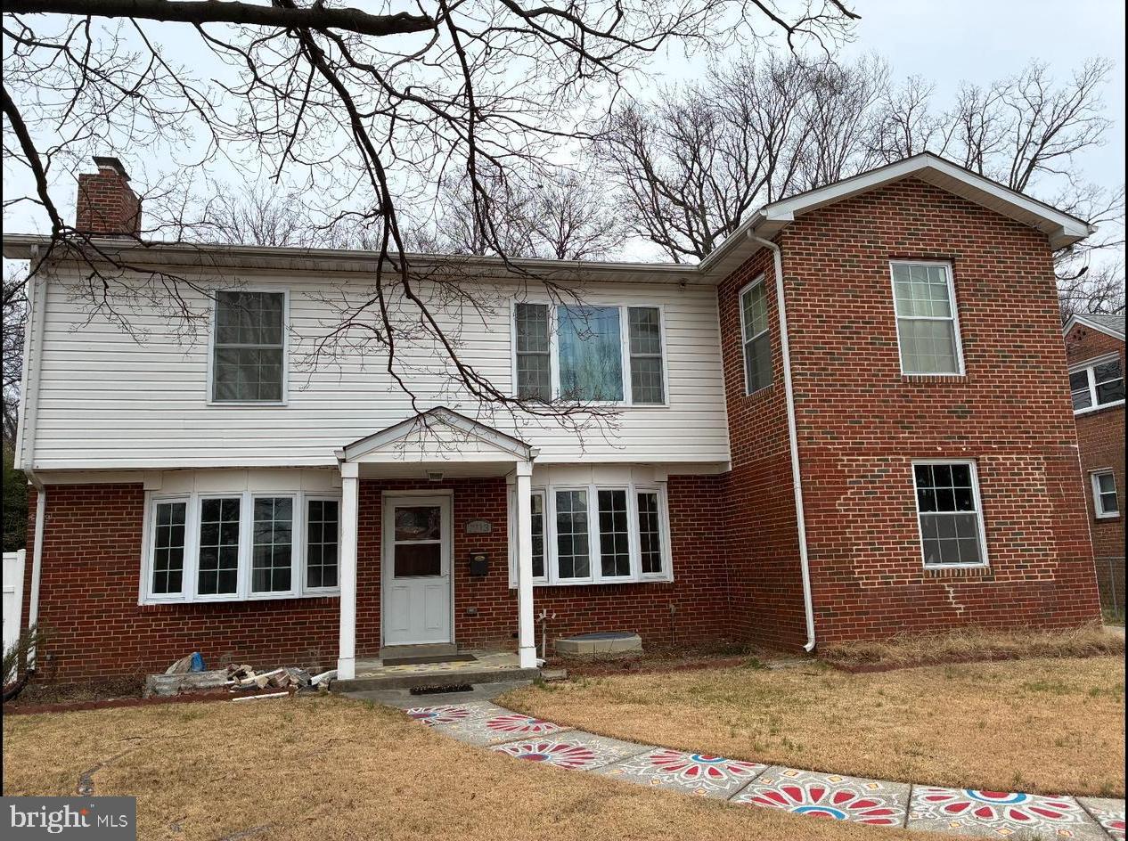 COLLEGE HEIGHTS - Residential Lease