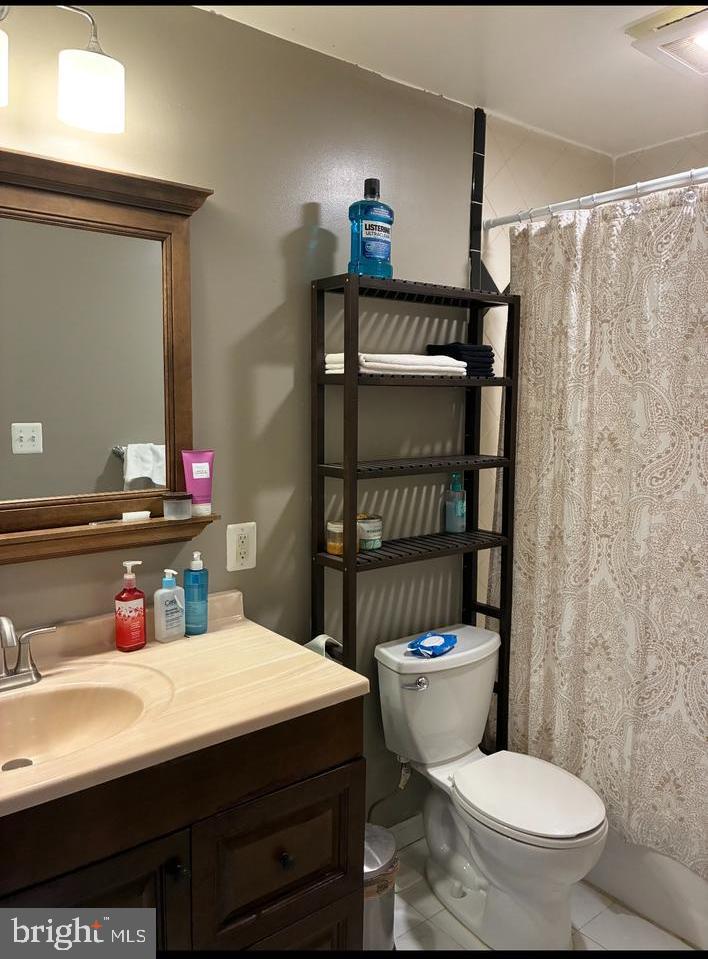 COLLEGE HEIGHTS - Residential Lease