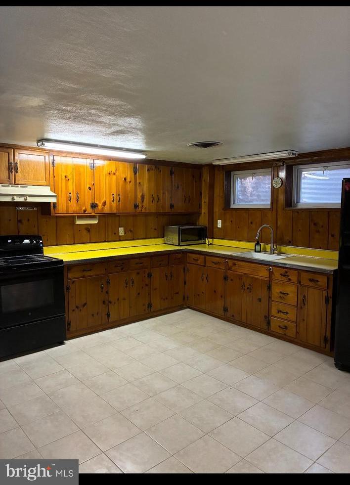 COLLEGE HEIGHTS - Residential Lease