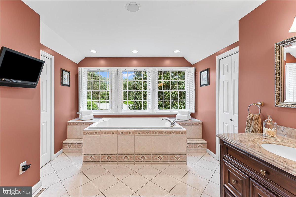 TANNERIE WOODS - Residential