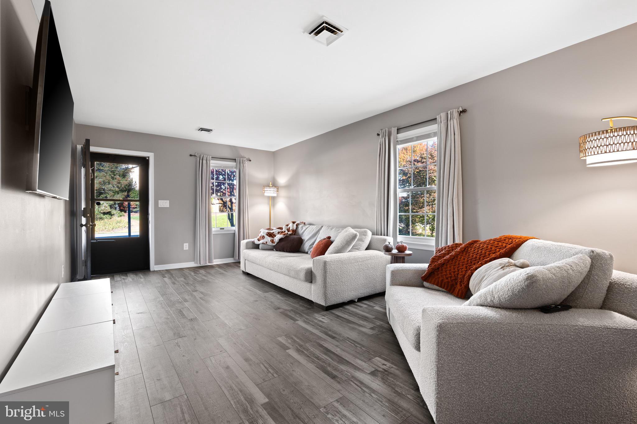 MEADOWBROOK - Residential