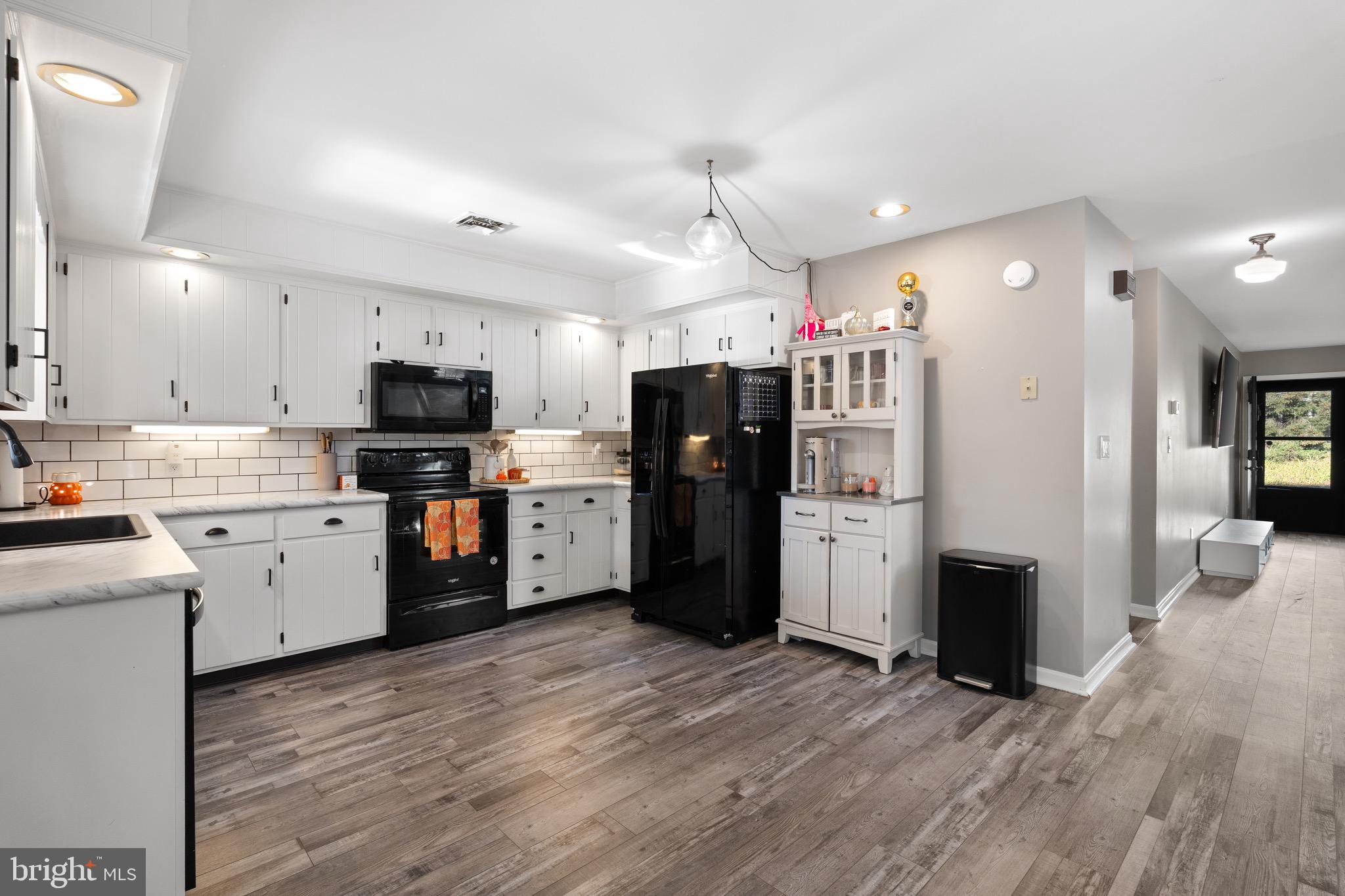 MEADOWBROOK - Residential