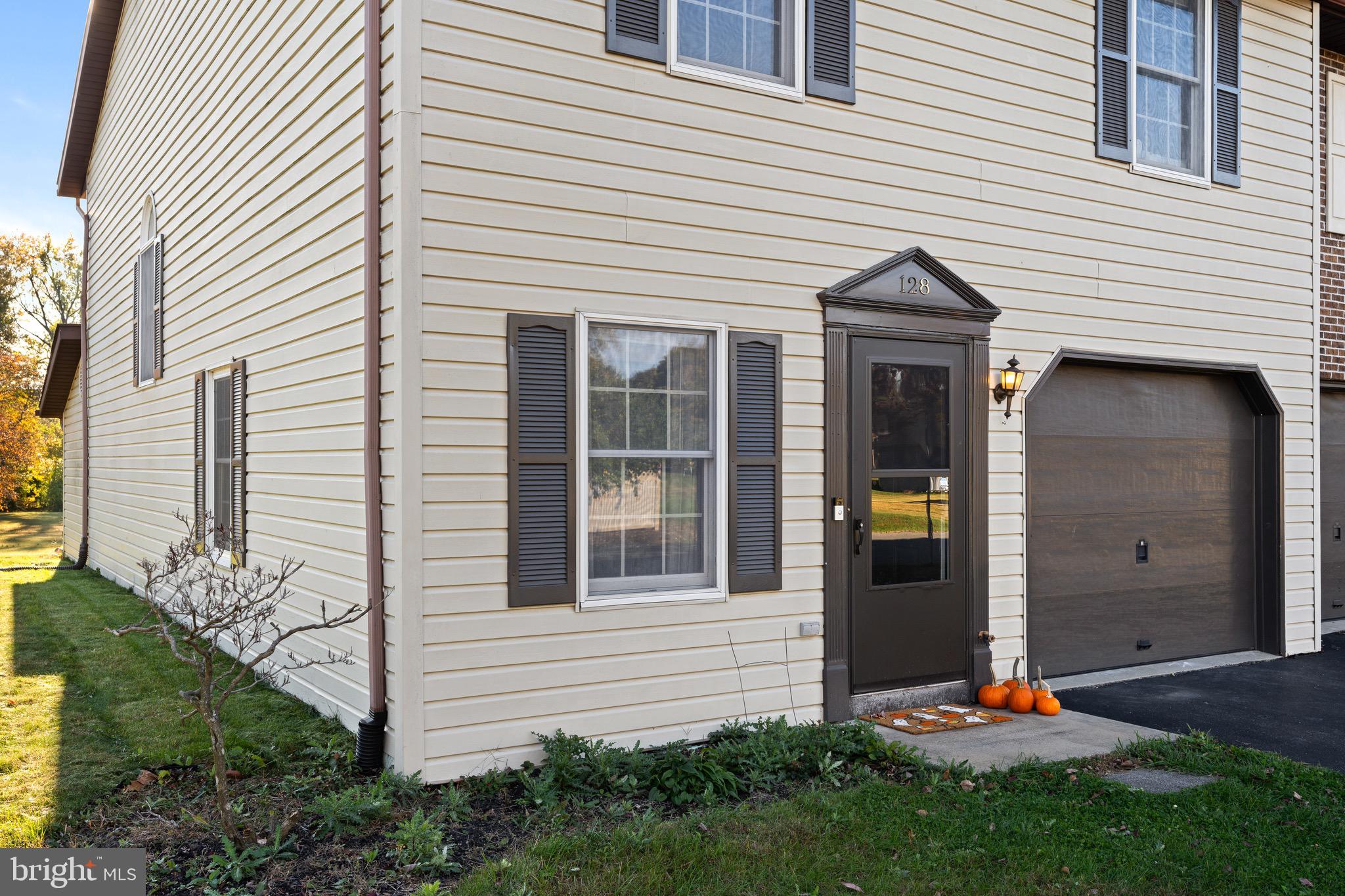 MEADOWBROOK - Residential