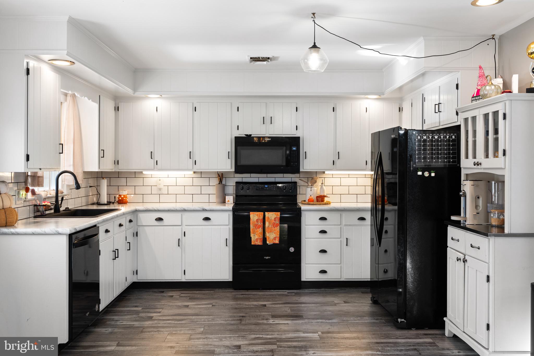 MEADOWBROOK - Residential