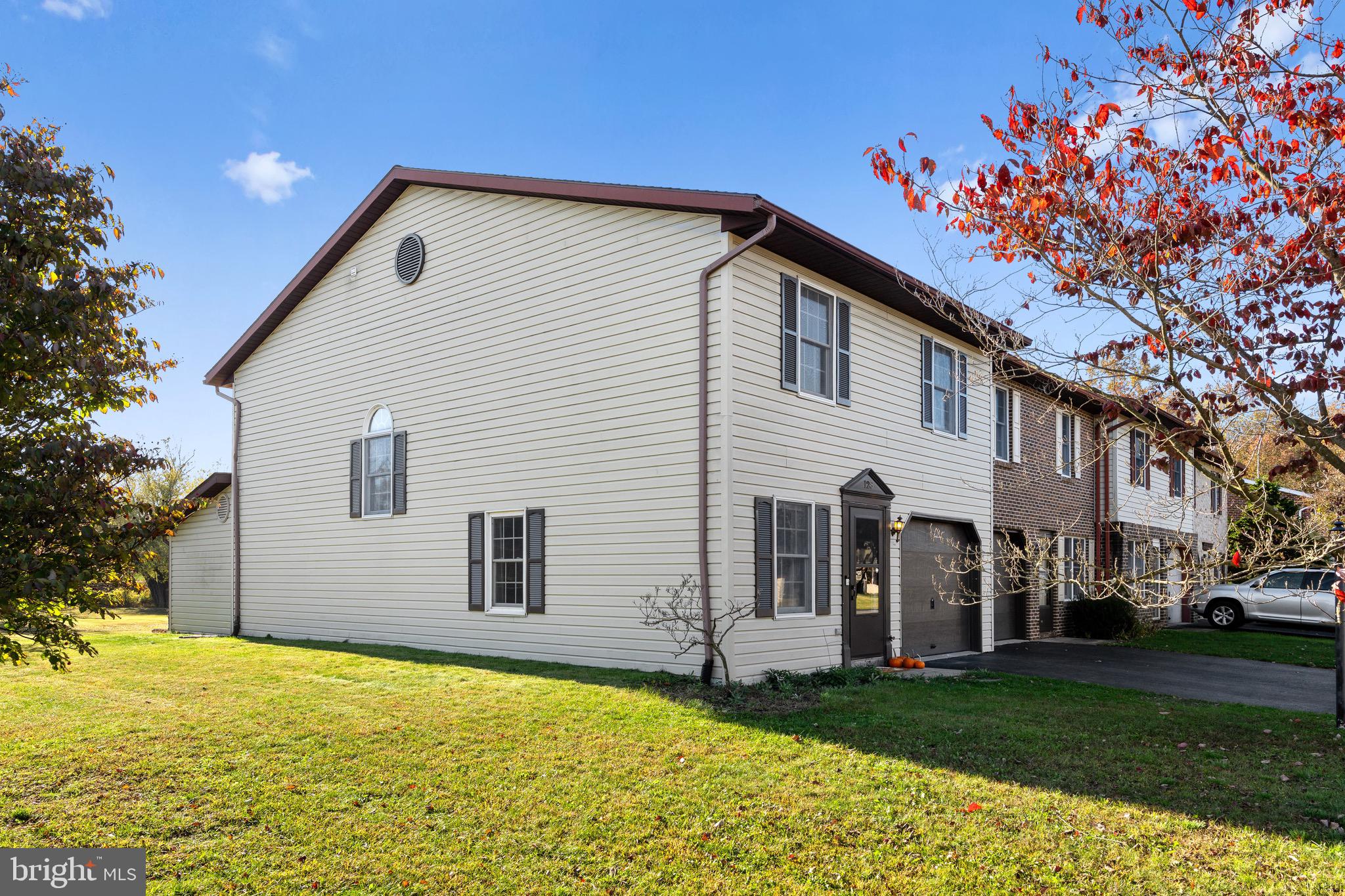 MEADOWBROOK - Residential