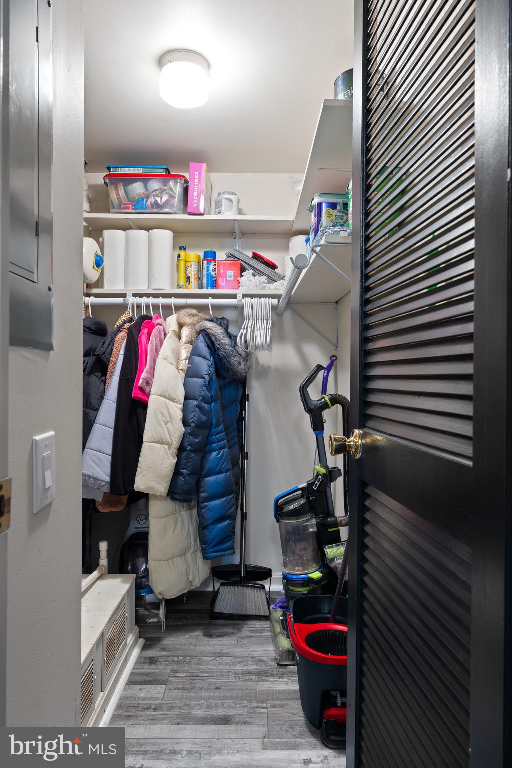 MEADOWBROOK - Residential