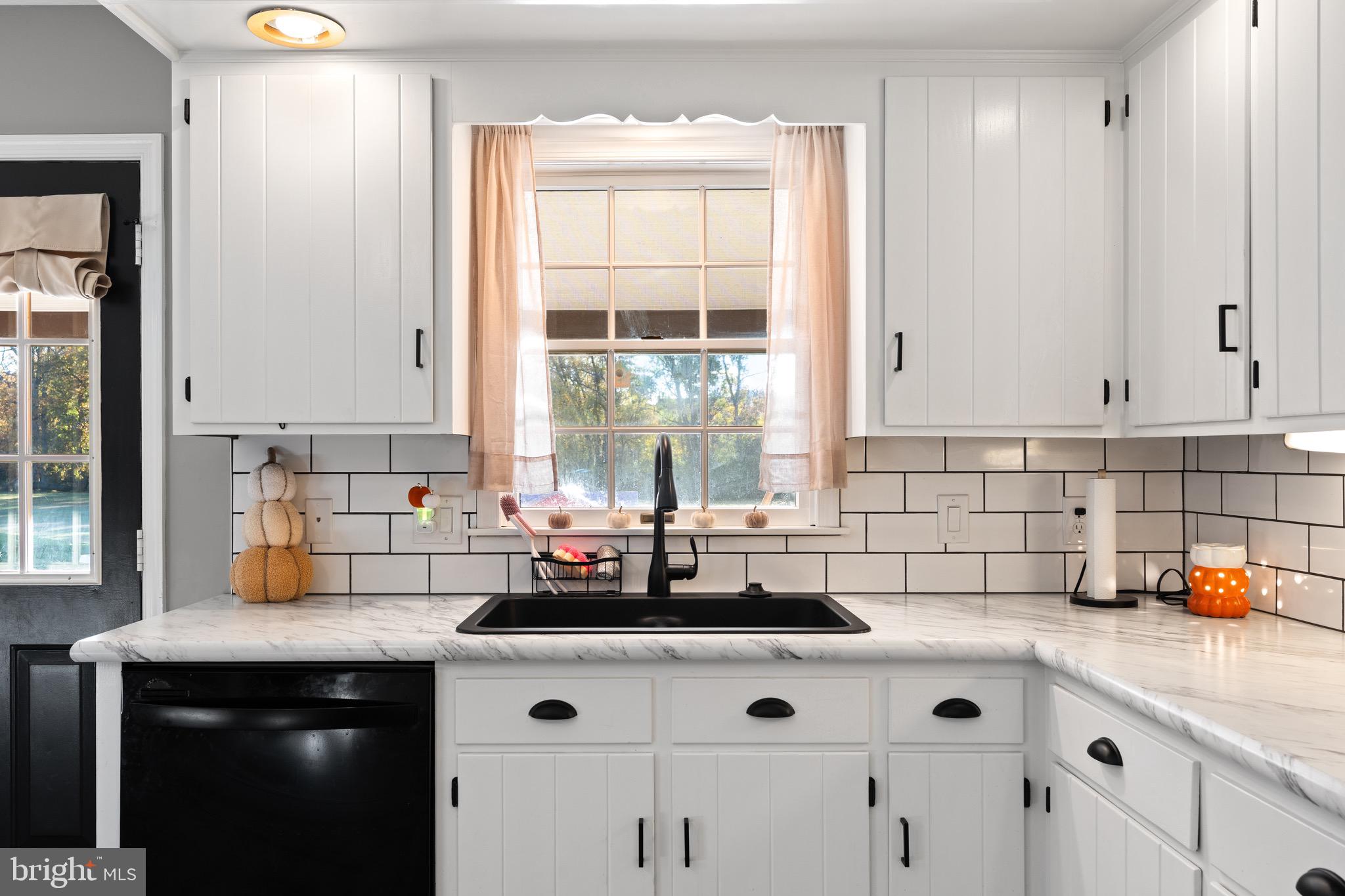 MEADOWBROOK - Residential