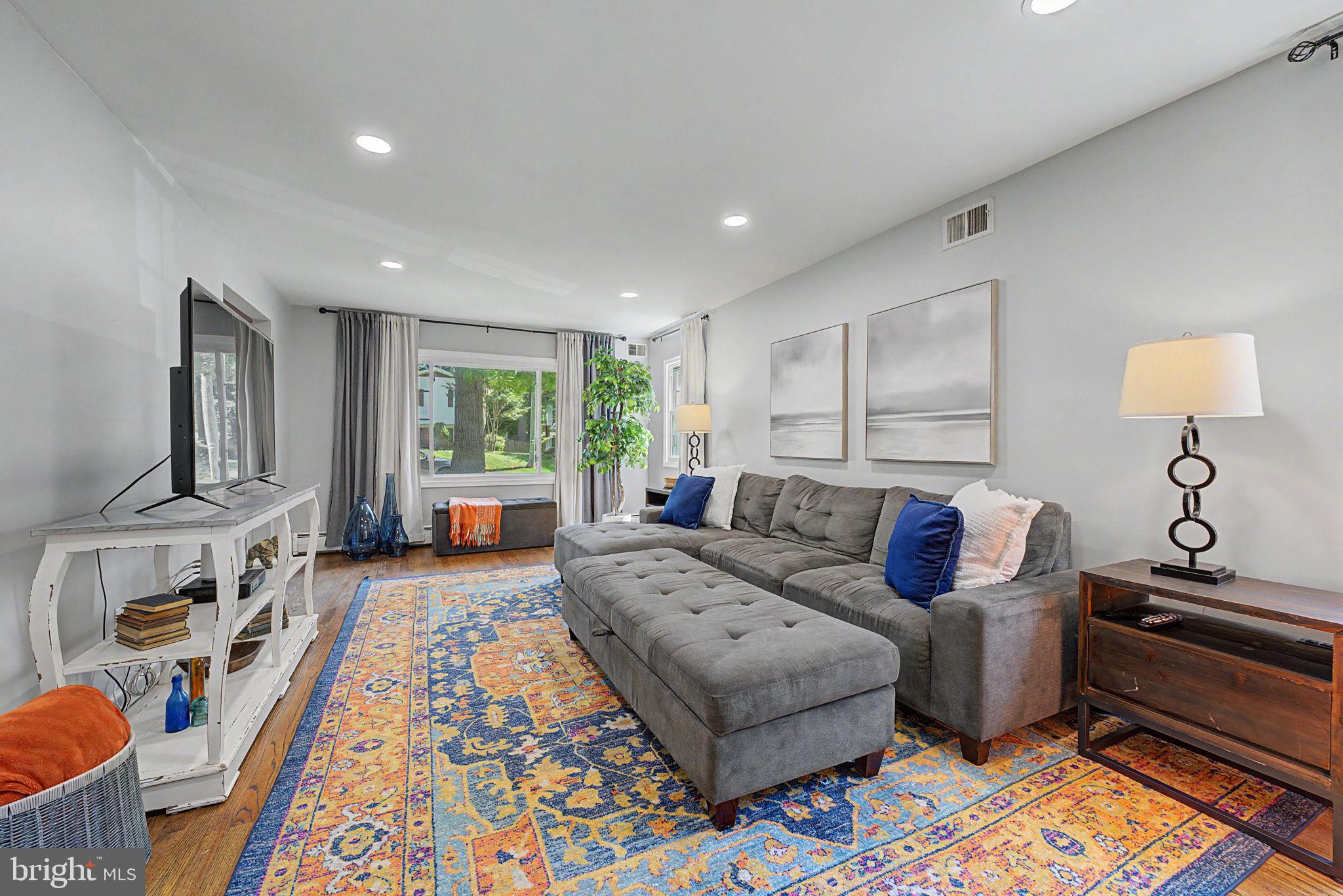 MAPLE RIDGE - Residential