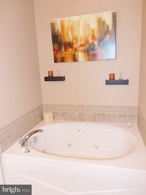 OAK HILLS - Residential