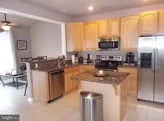 OAK HILLS - Residential