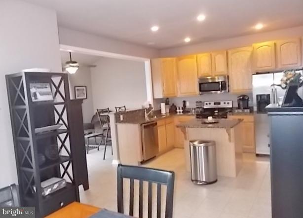 OAK HILLS - Residential