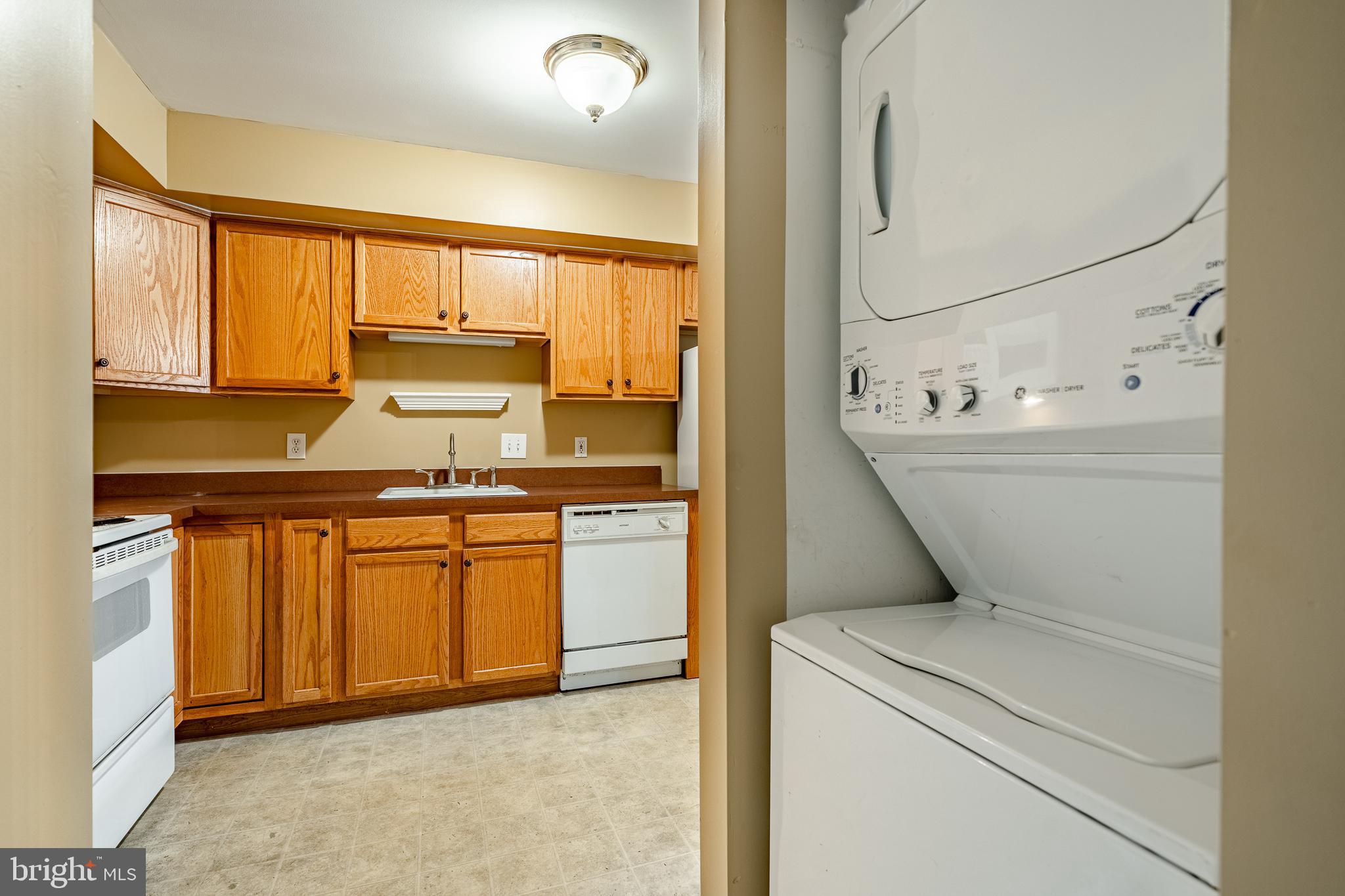 MIDDLETON PL - Residential