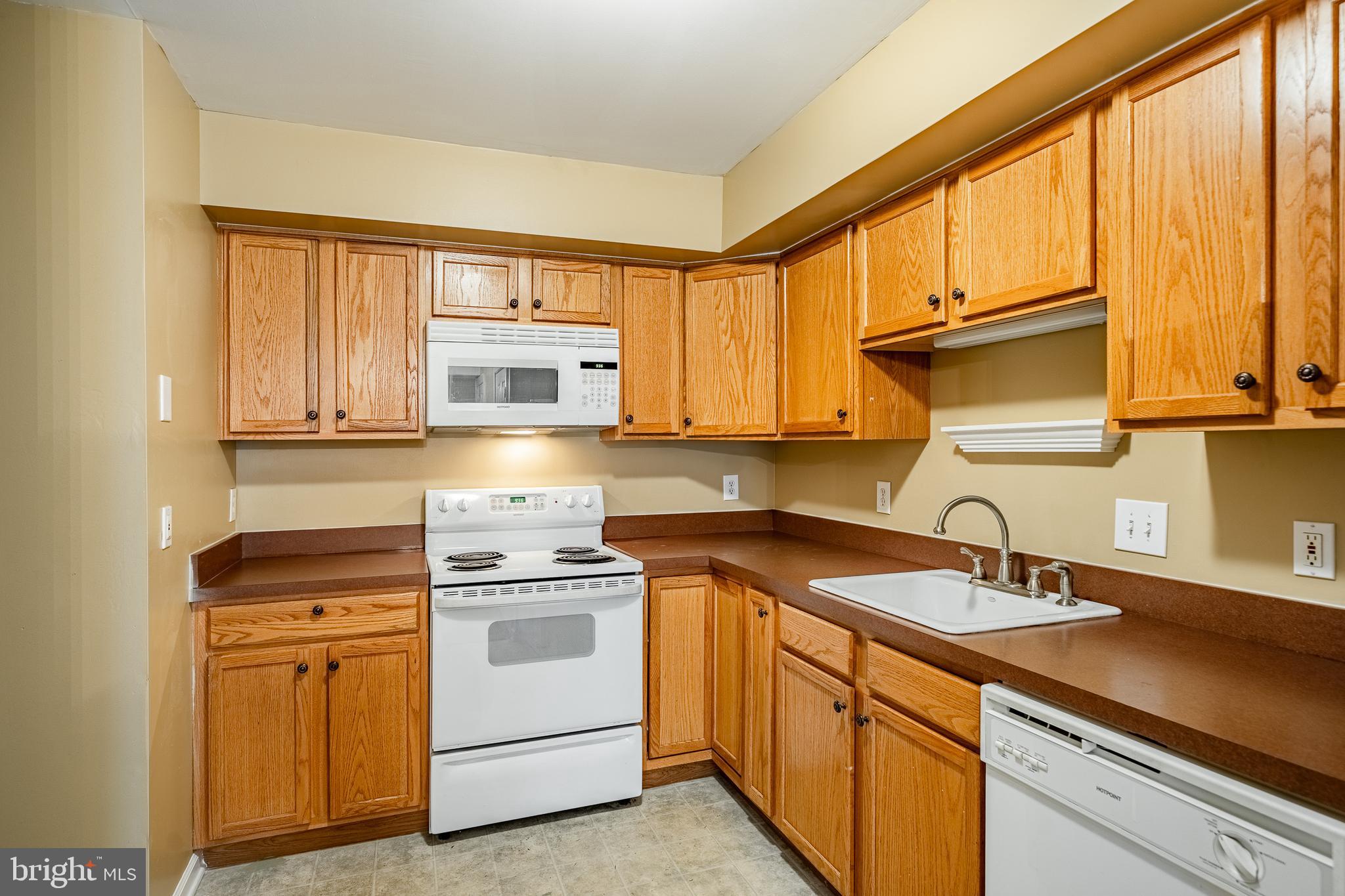 MIDDLETON PL - Residential