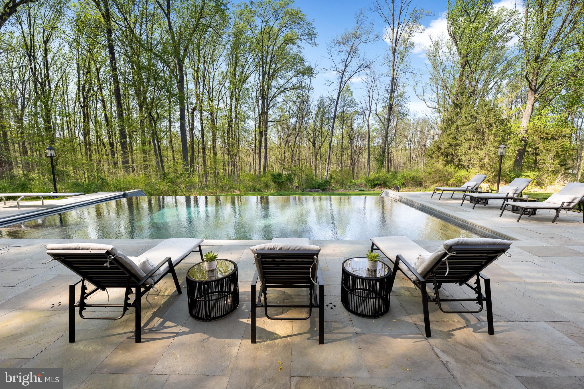 LEOPARD LAKES - Residential