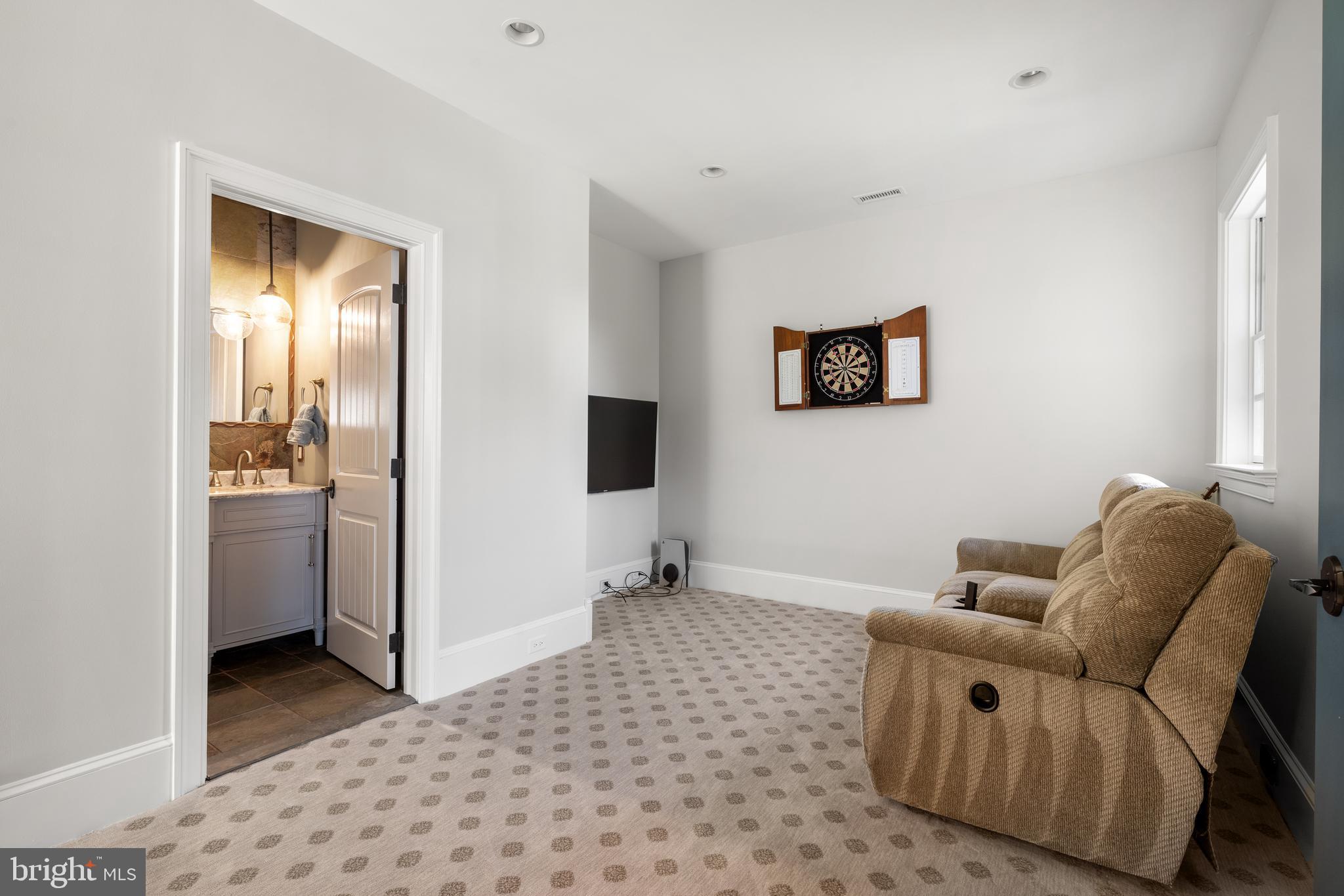 LEOPARD LAKES - Residential