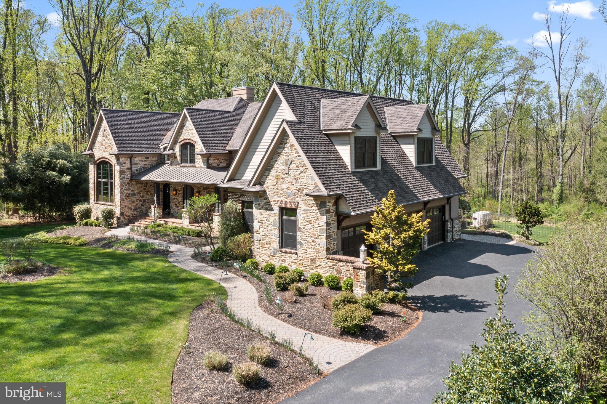 LEOPARD LAKES - Residential