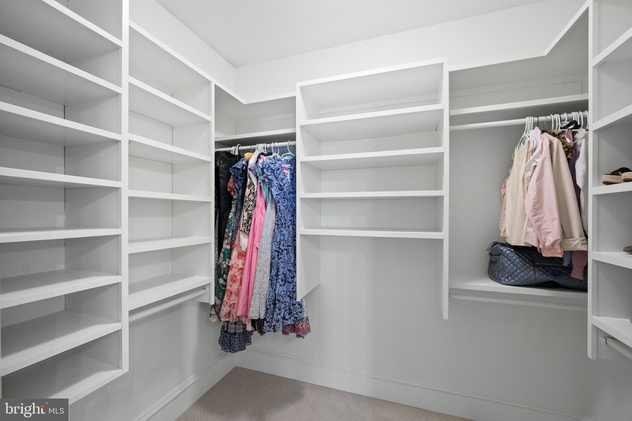 LEOPARD LAKES - Residential