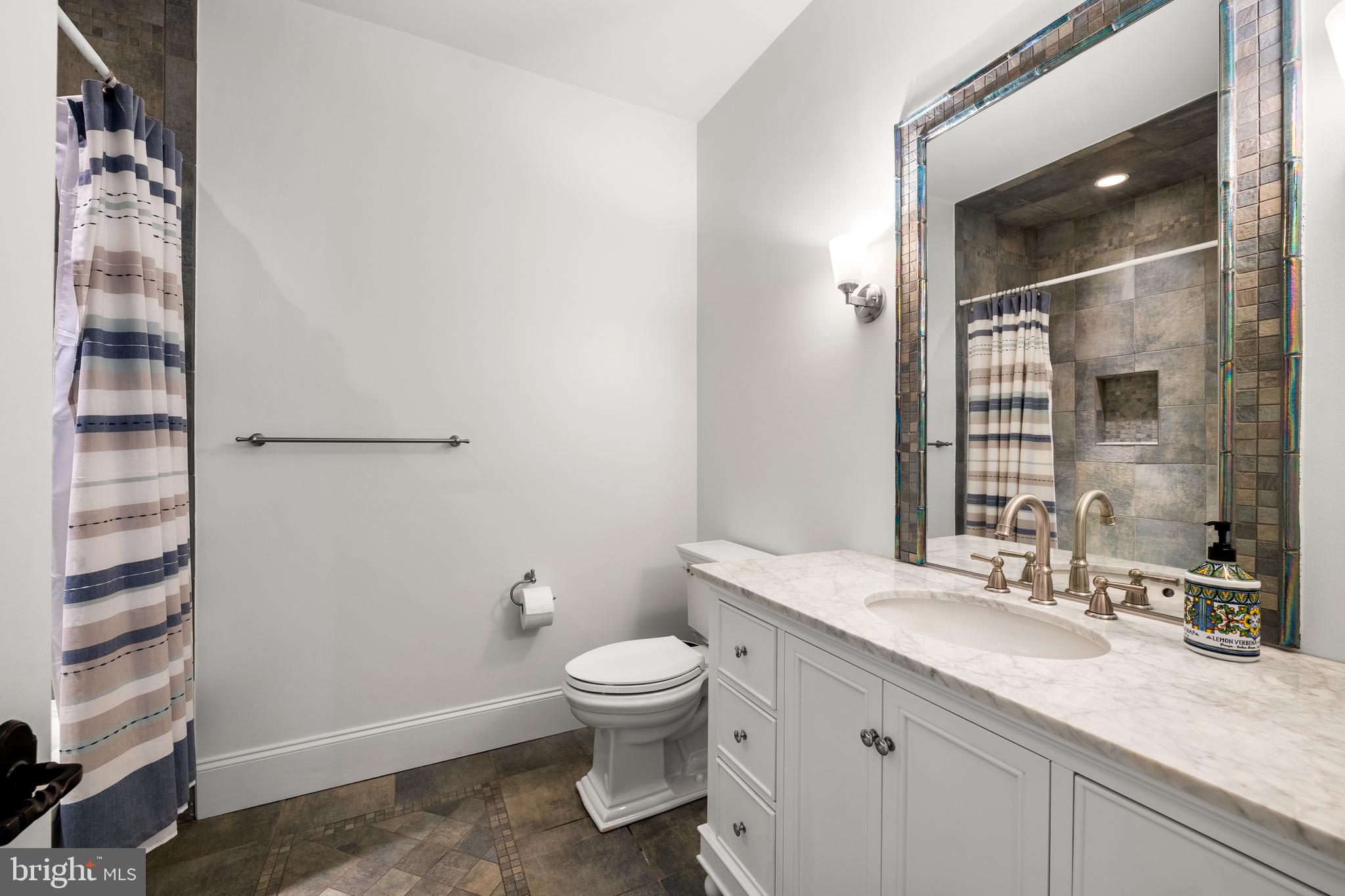 LEOPARD LAKES - Residential