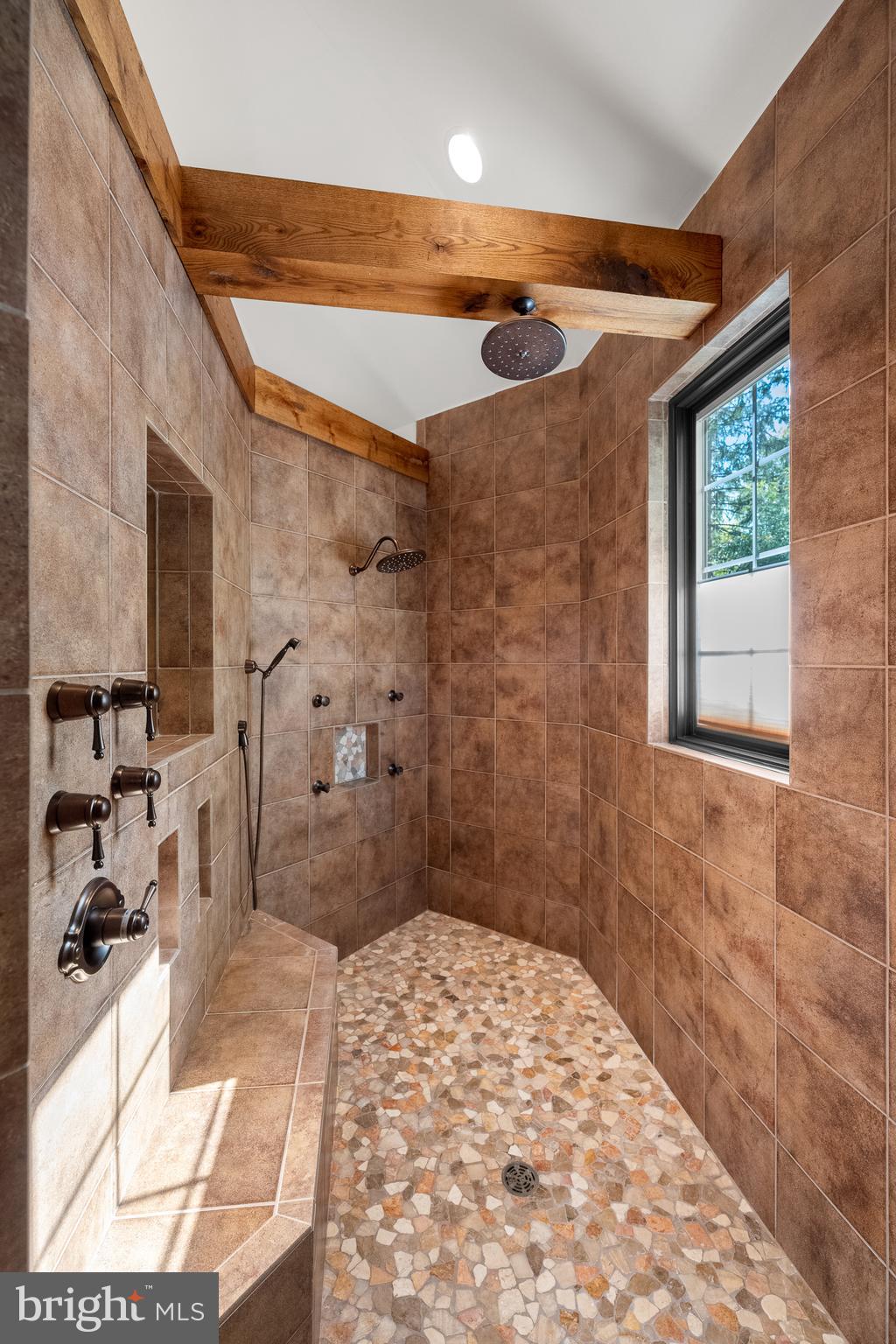 LEOPARD LAKES - Residential