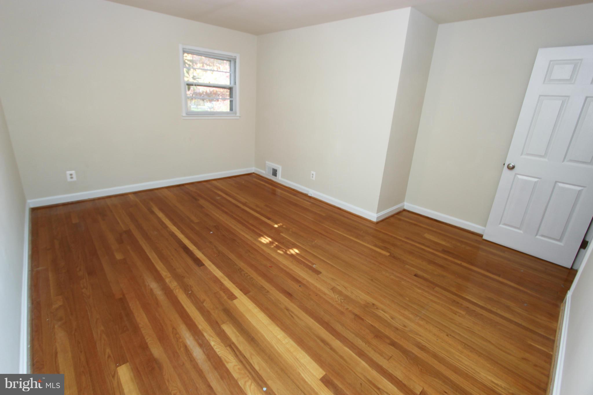 LINCOLNIA HILLS - Residential