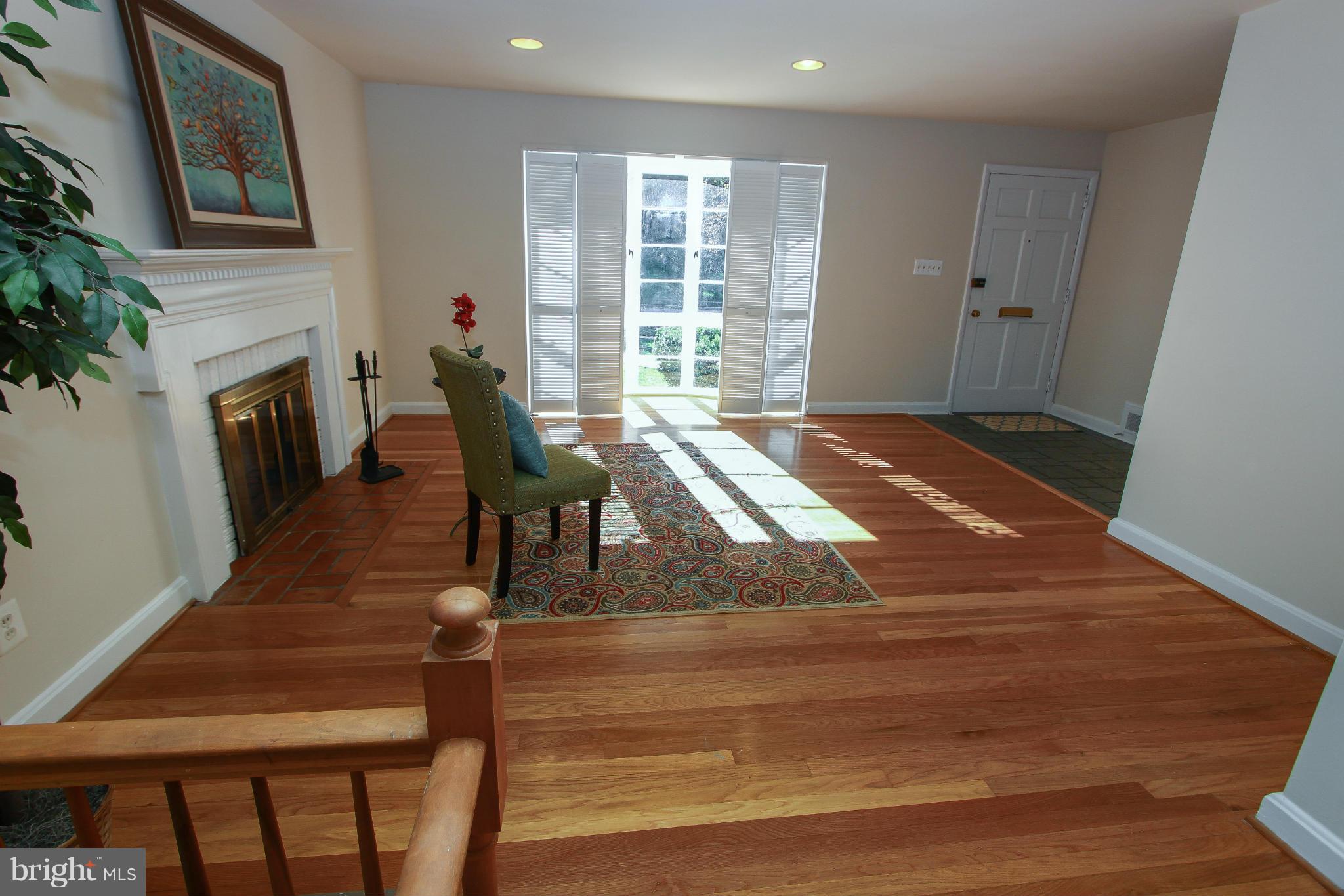 LINCOLNIA HILLS - Residential
