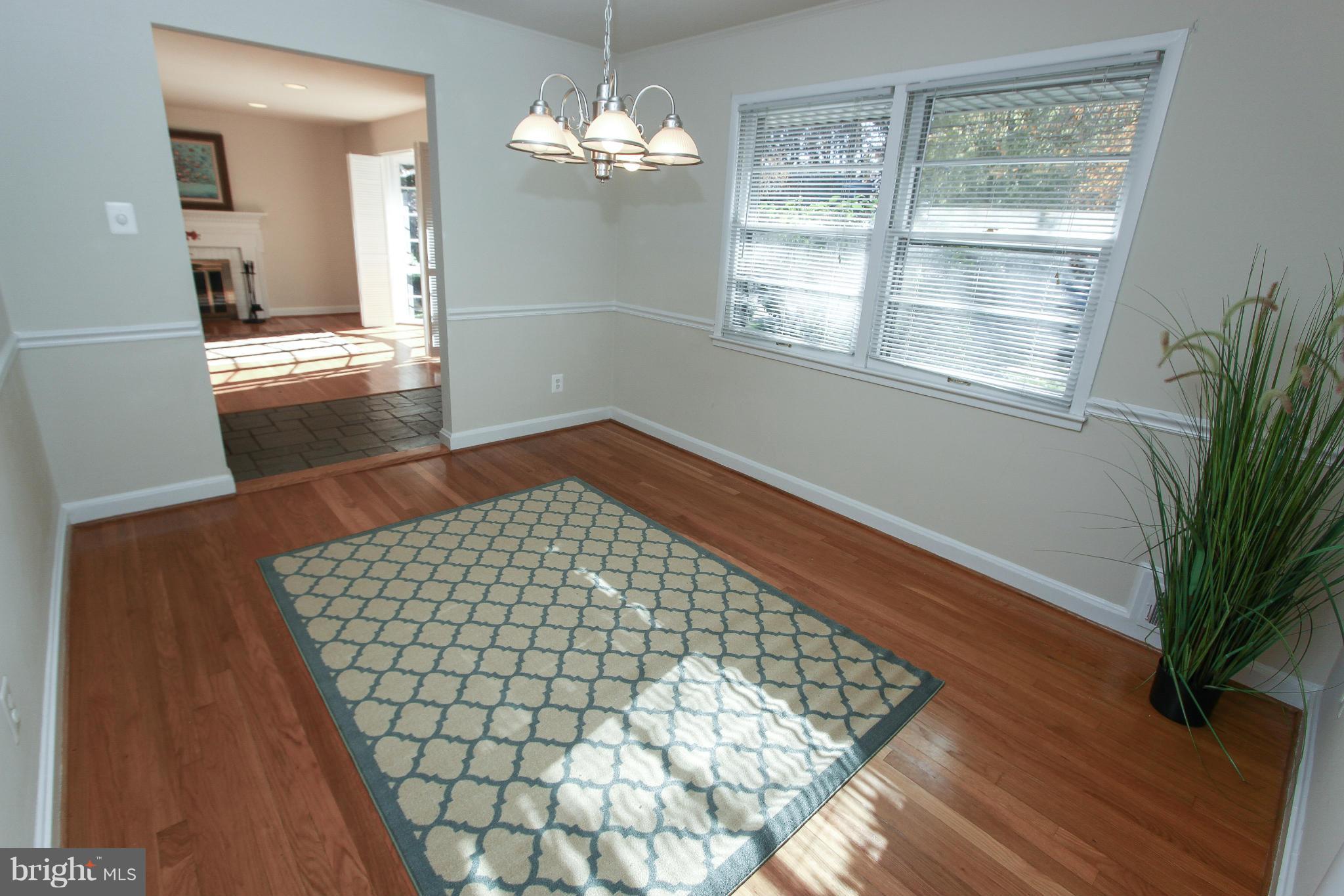 LINCOLNIA HILLS - Residential
