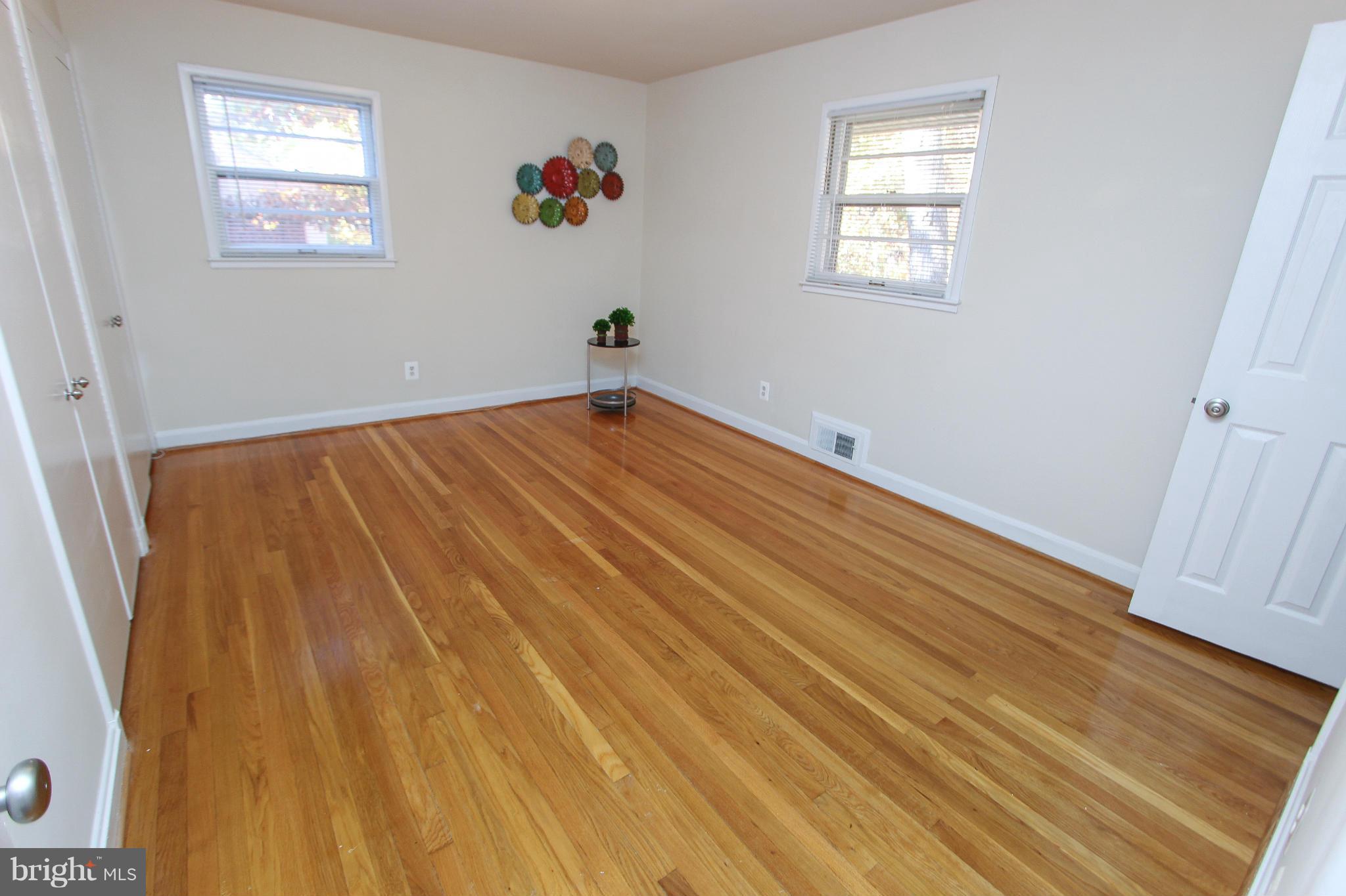 LINCOLNIA HILLS - Residential